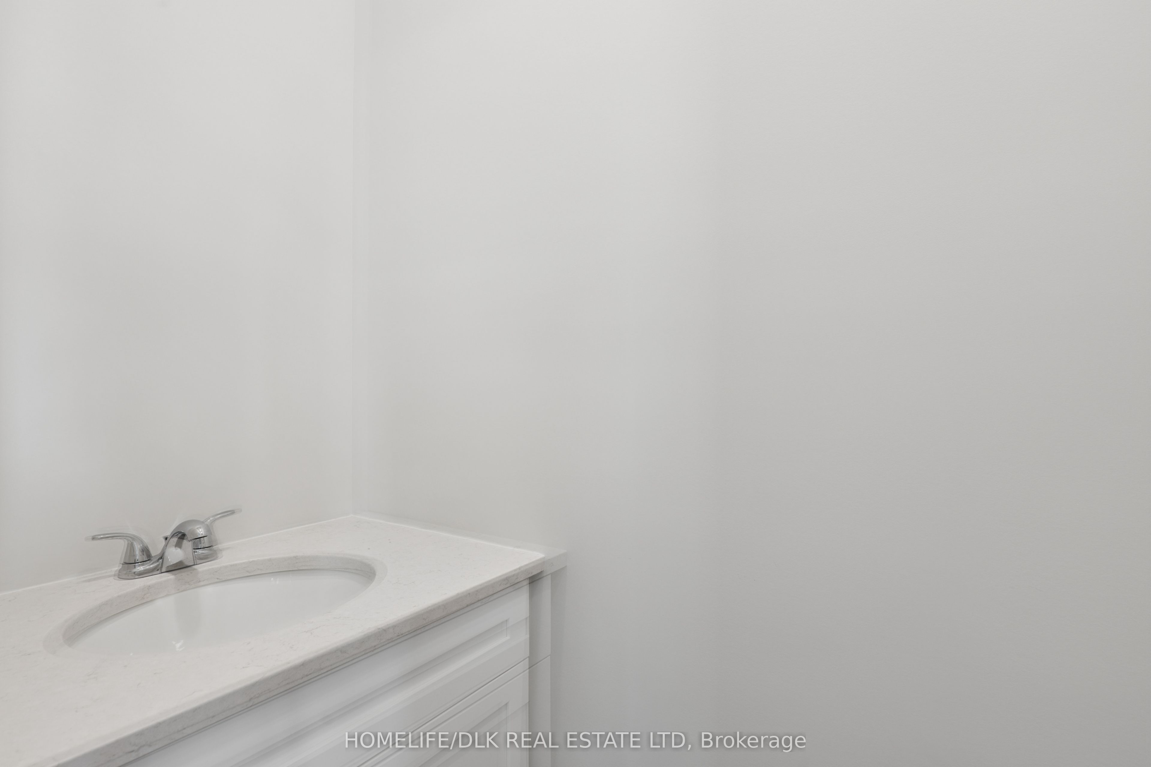 1005 Dobbie Street Property Photo 9