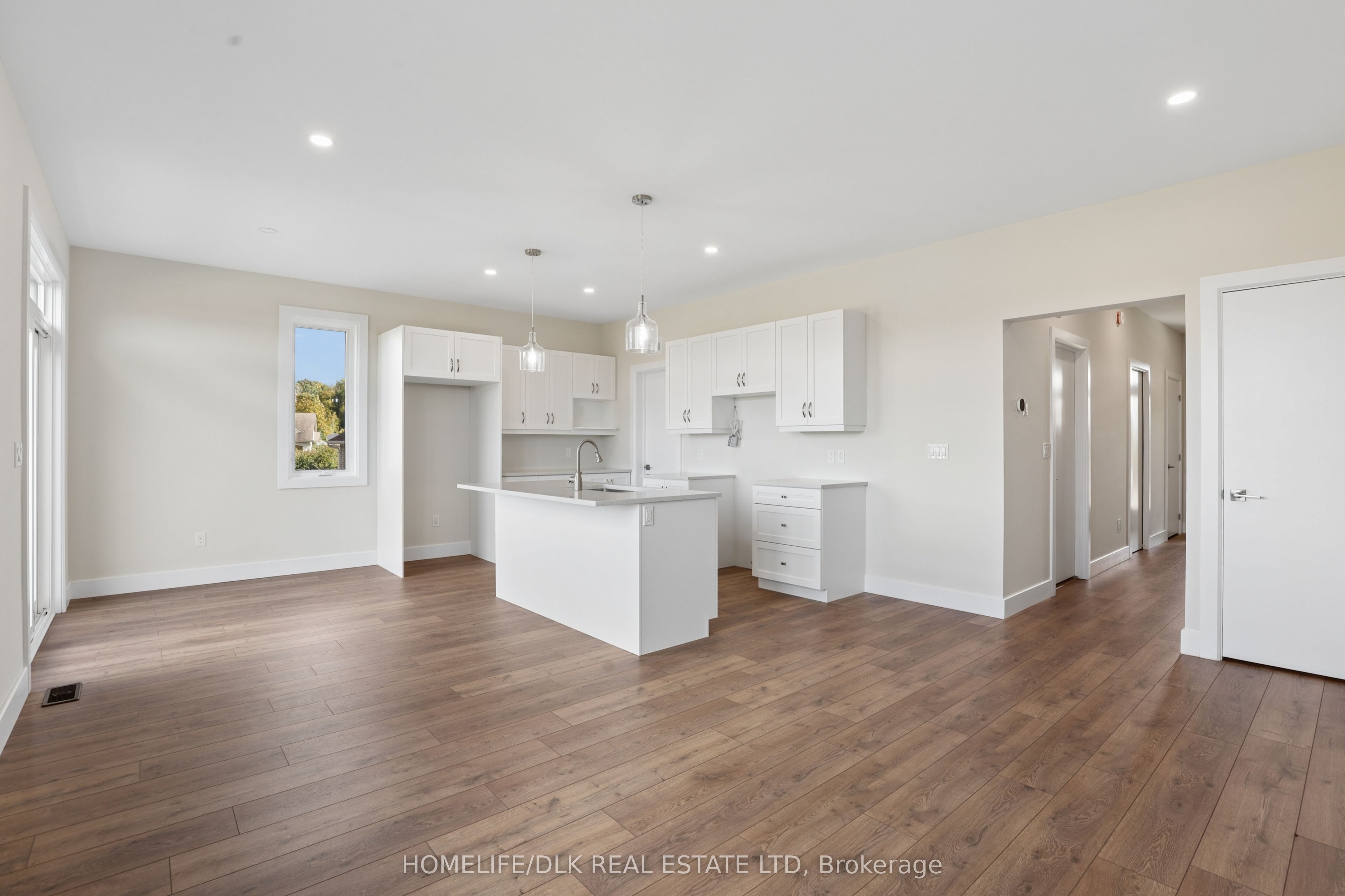 1005 Dobbie Street Property Photo 12