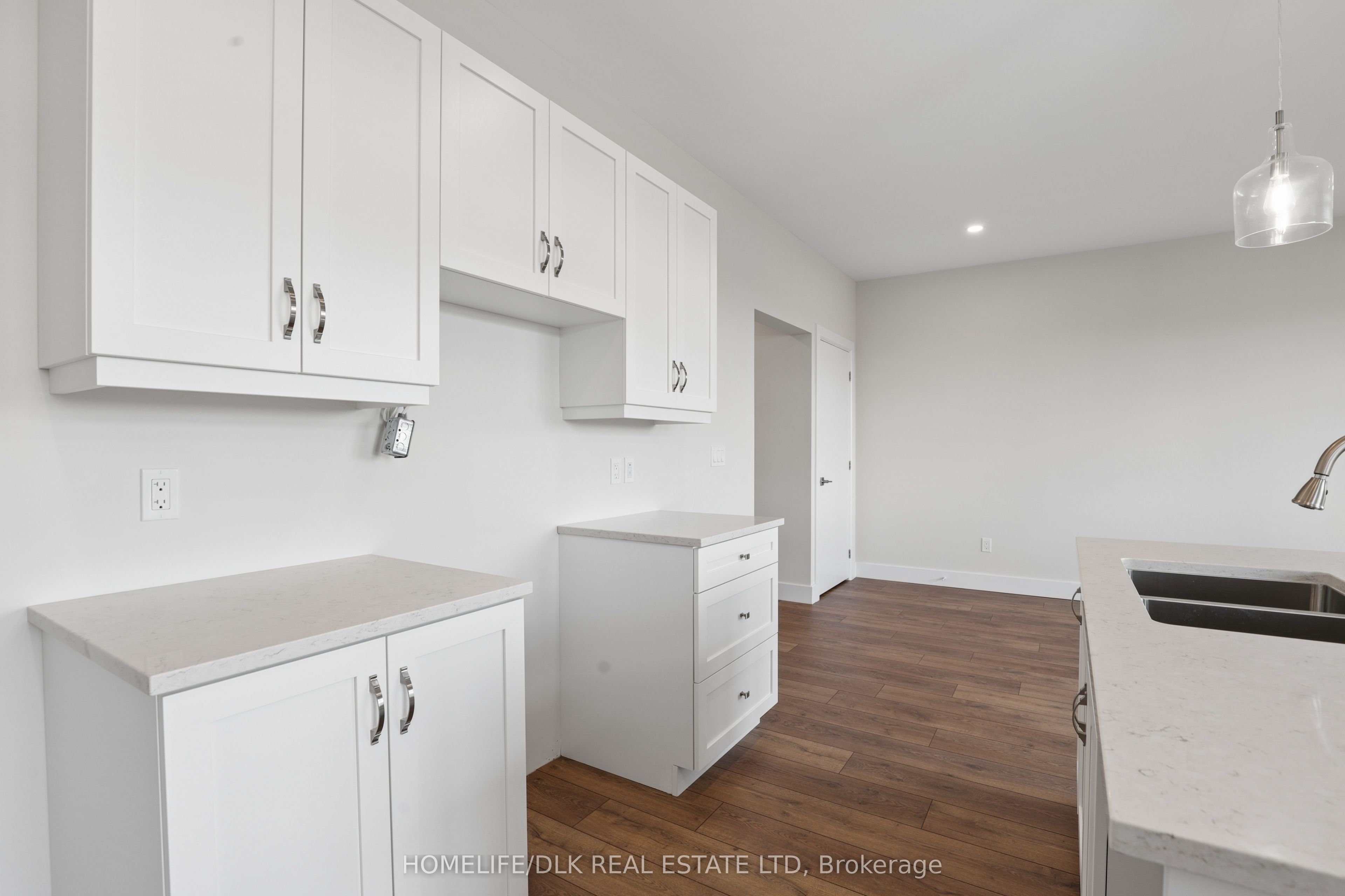 1005 Dobbie Street Property Photo 17