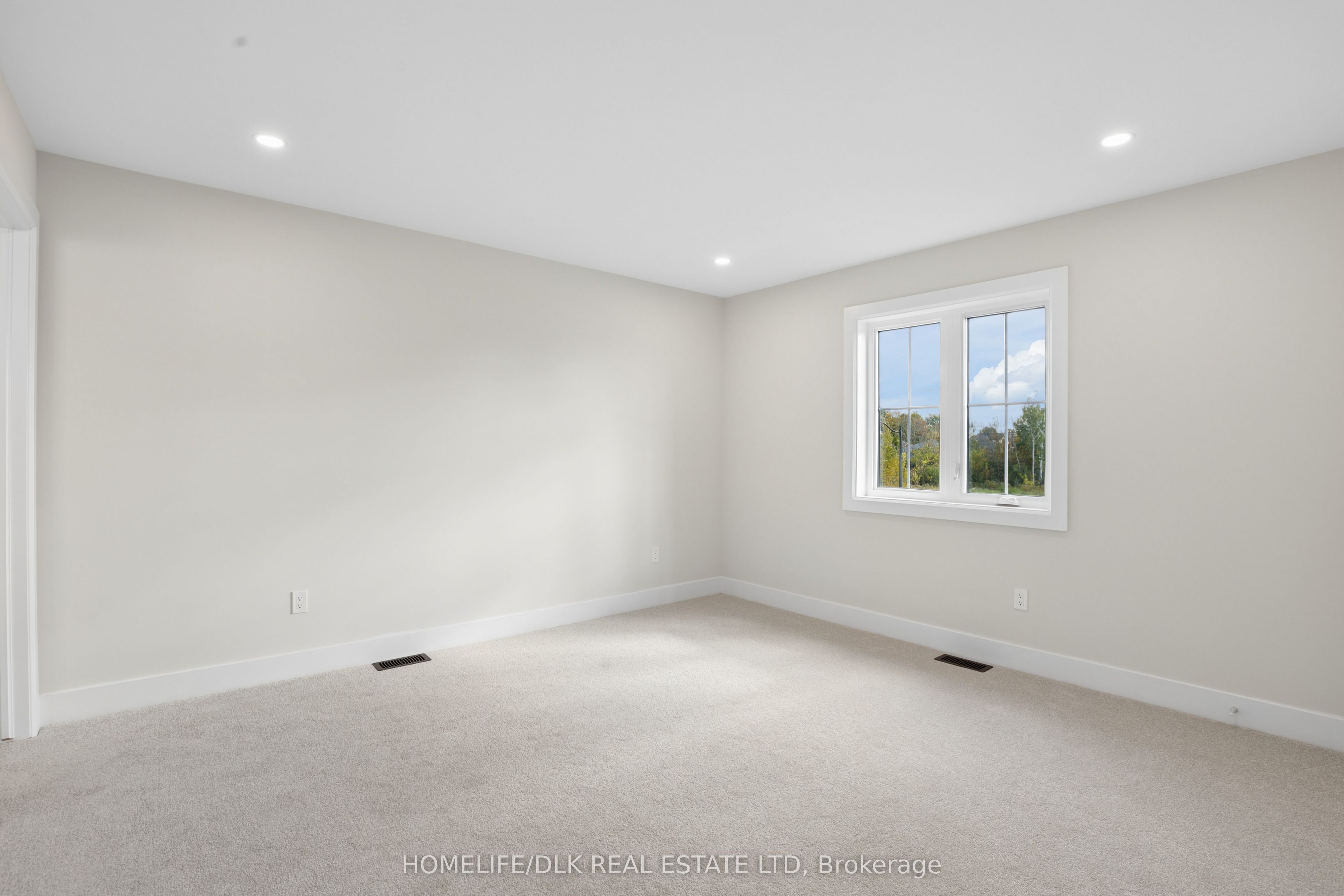 1005 Dobbie Street Property Photo 21