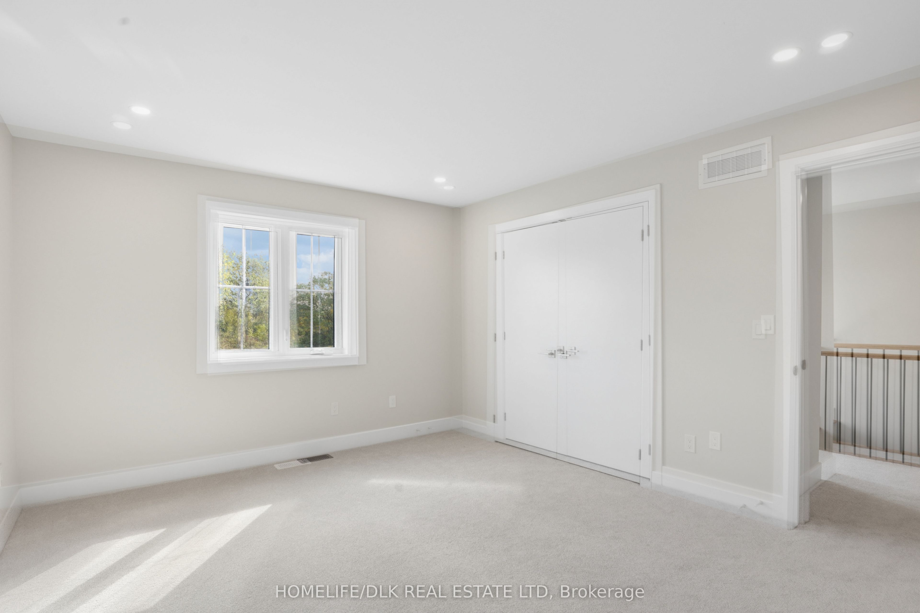 1005 Dobbie Street Property Photo 22