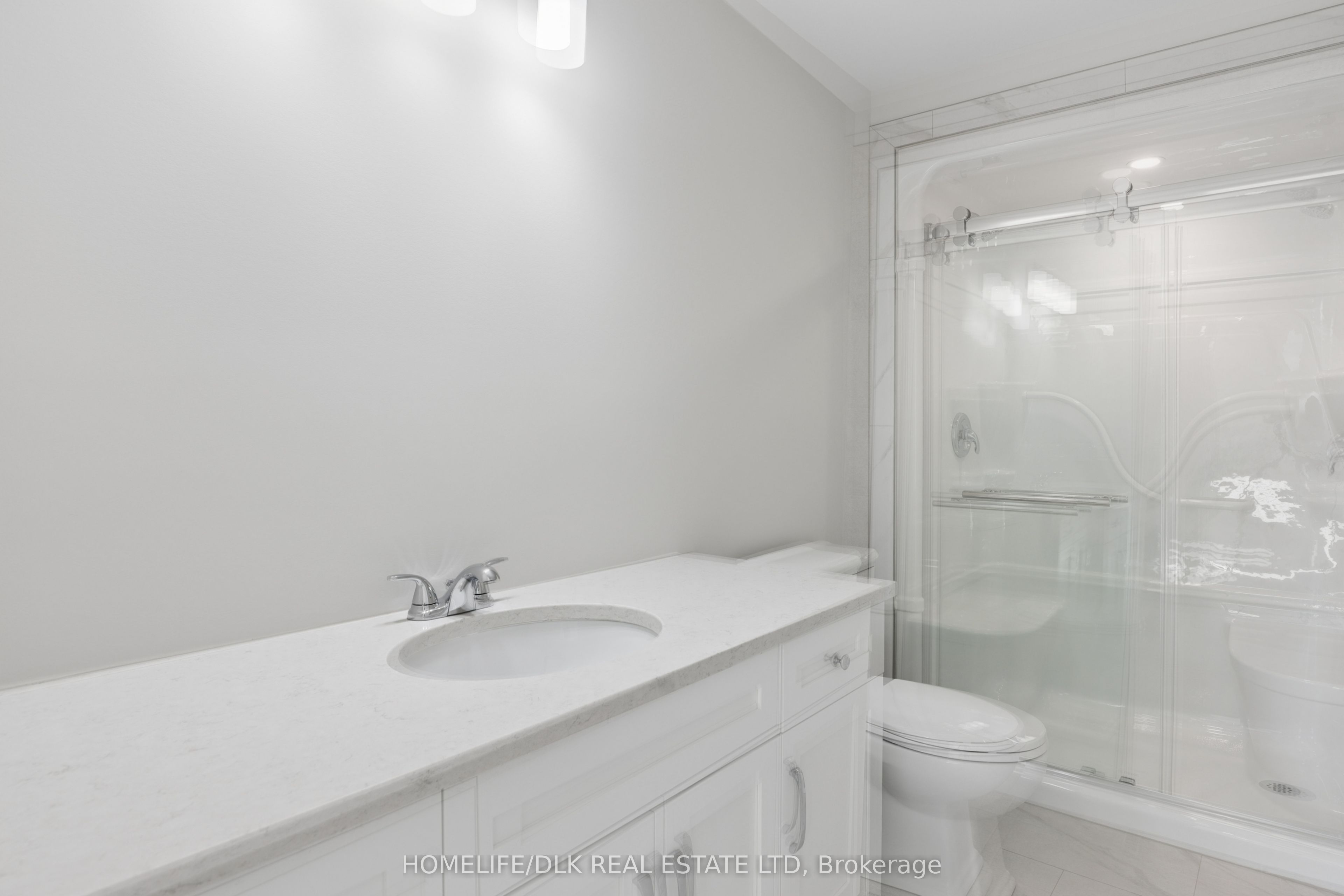 1005 Dobbie Street Property Photo 23