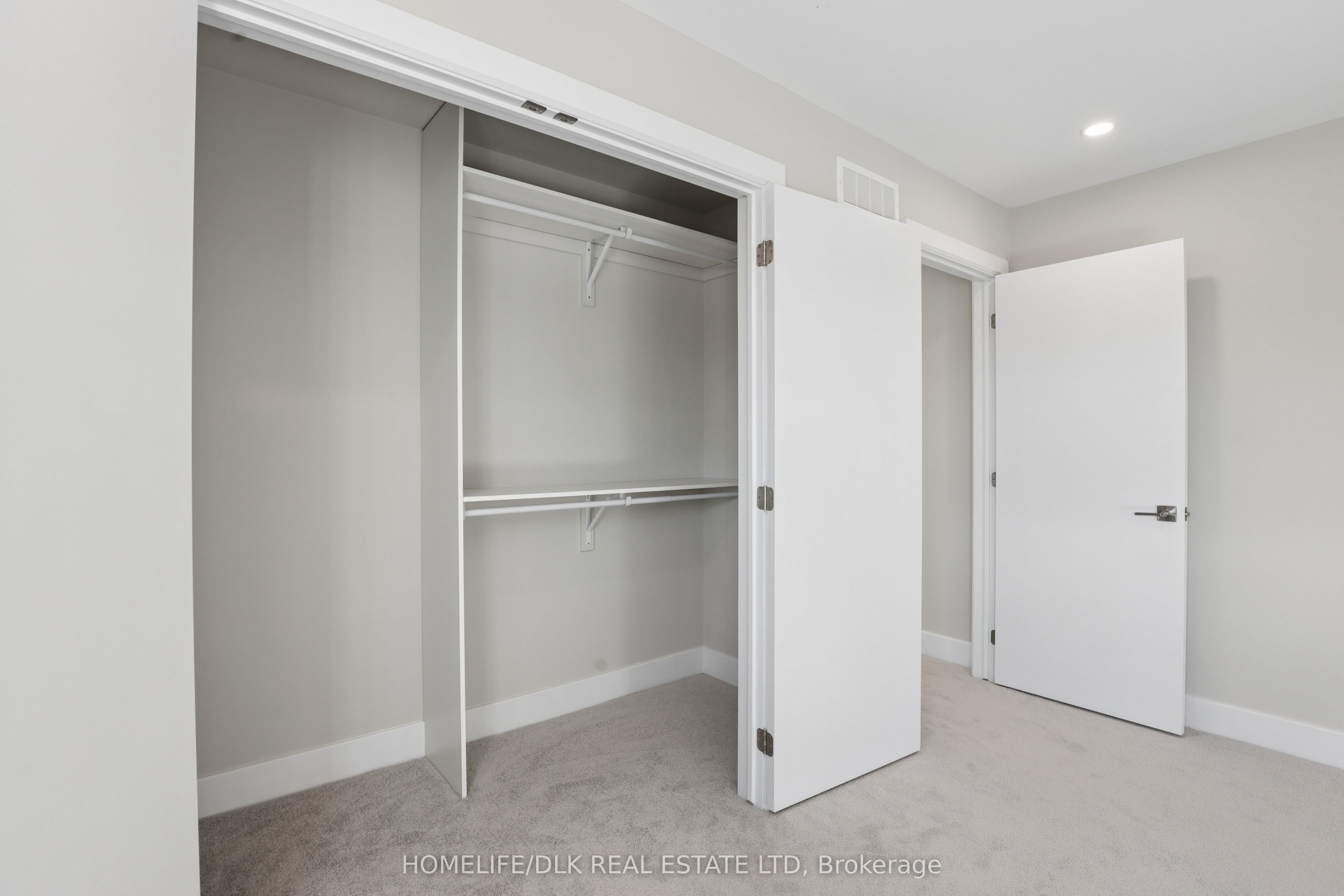 1005 Dobbie Street Property Photo 24