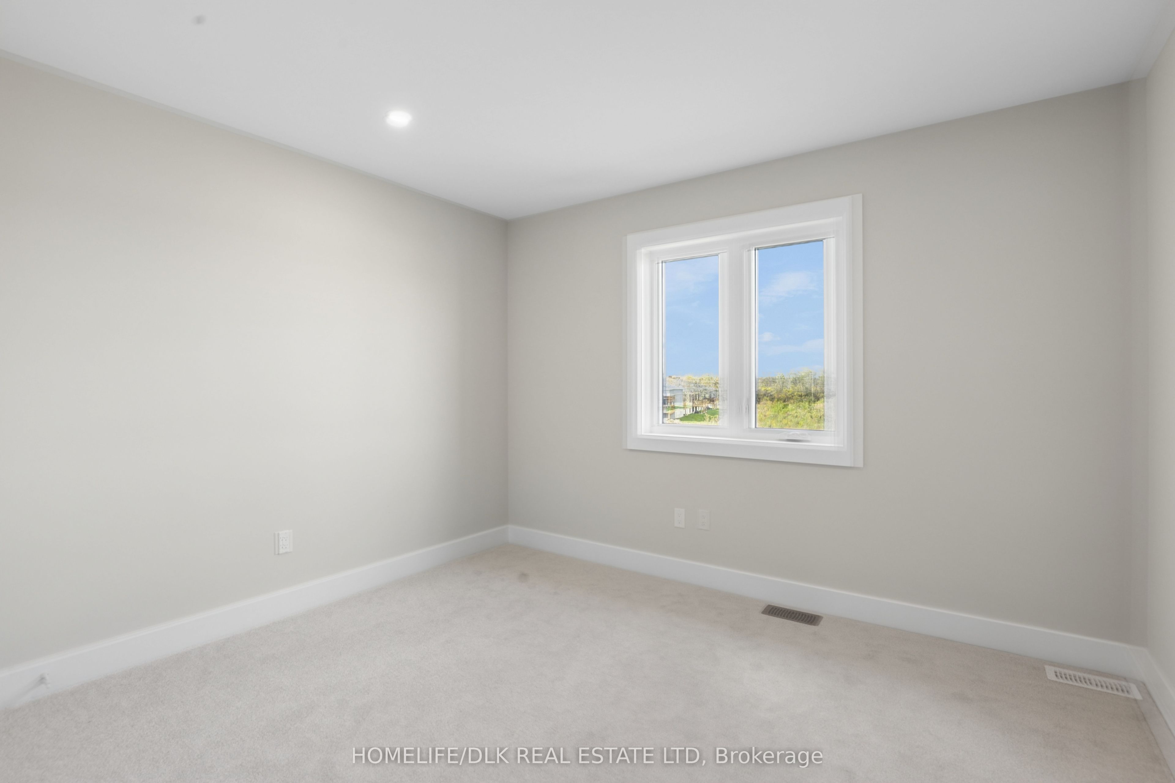 1005 Dobbie Street Property Photo 25