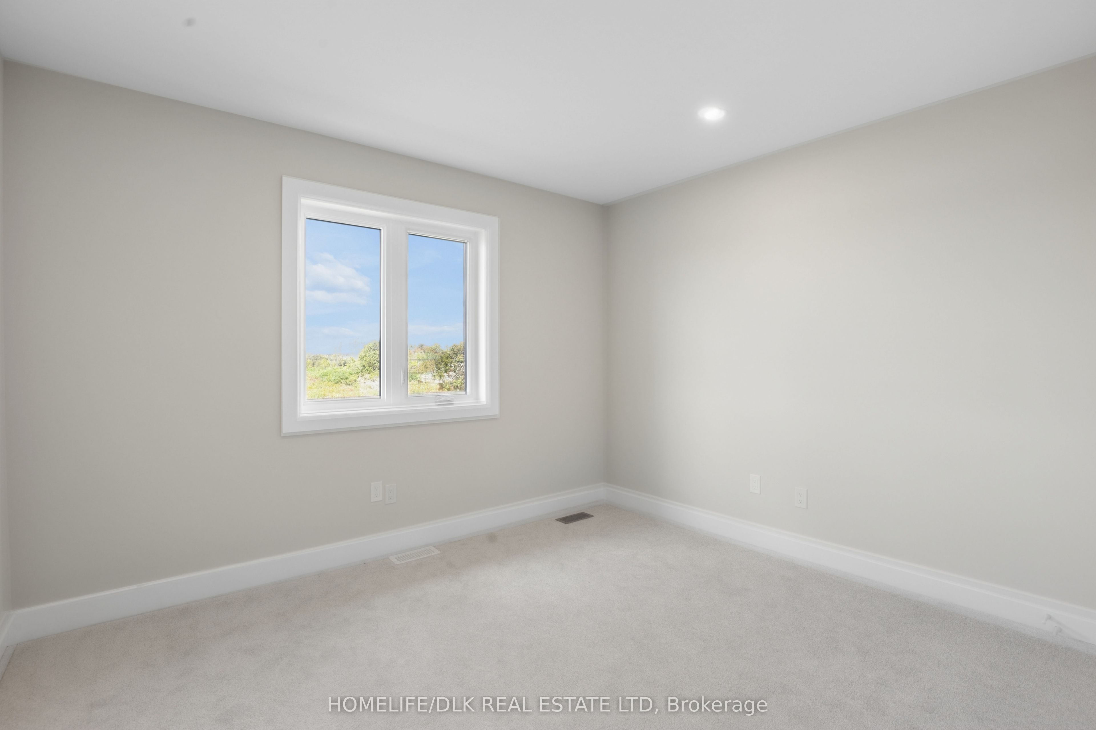 1005 Dobbie Street Property Photo 26