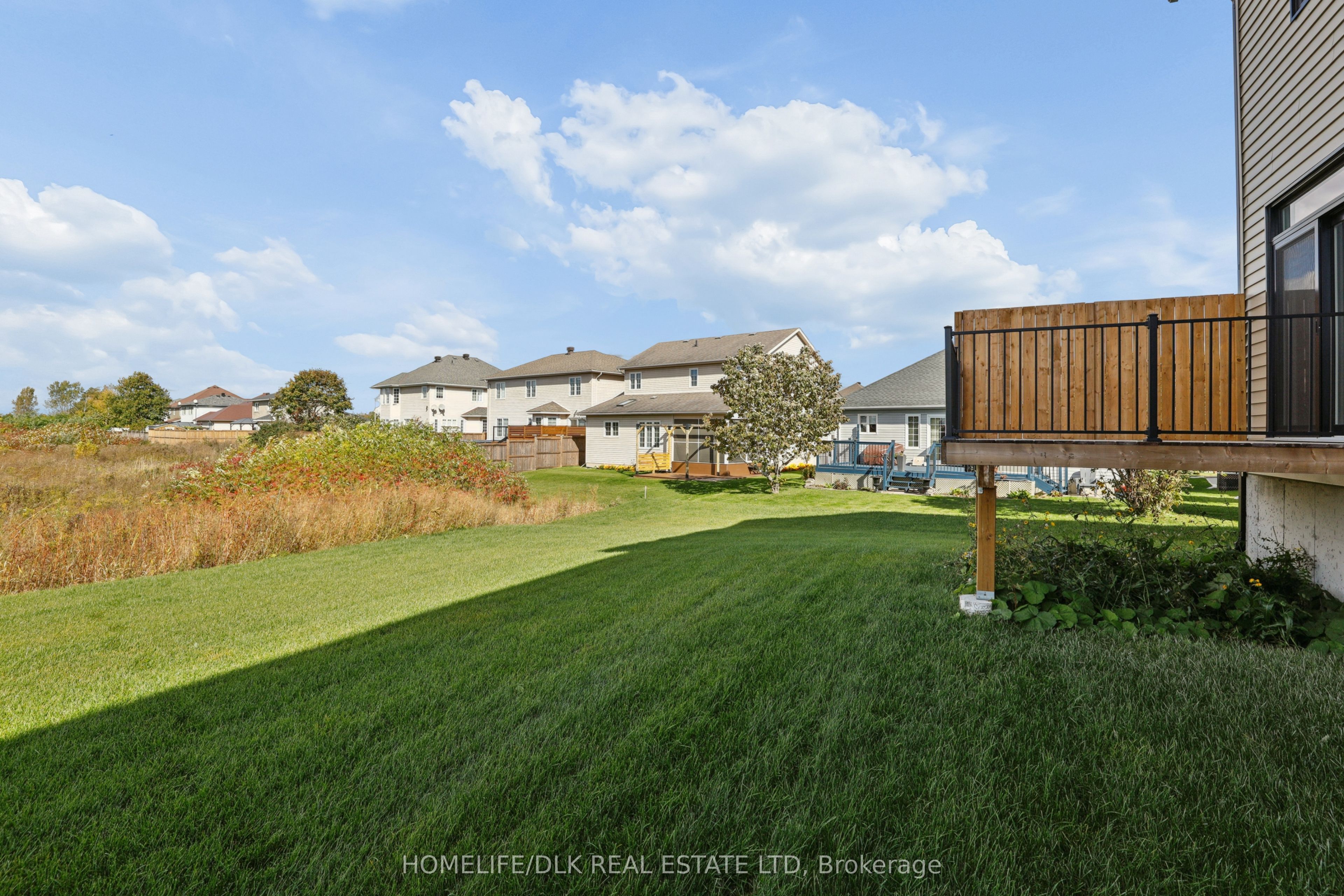 1005 Dobbie Street Property Photo 32
