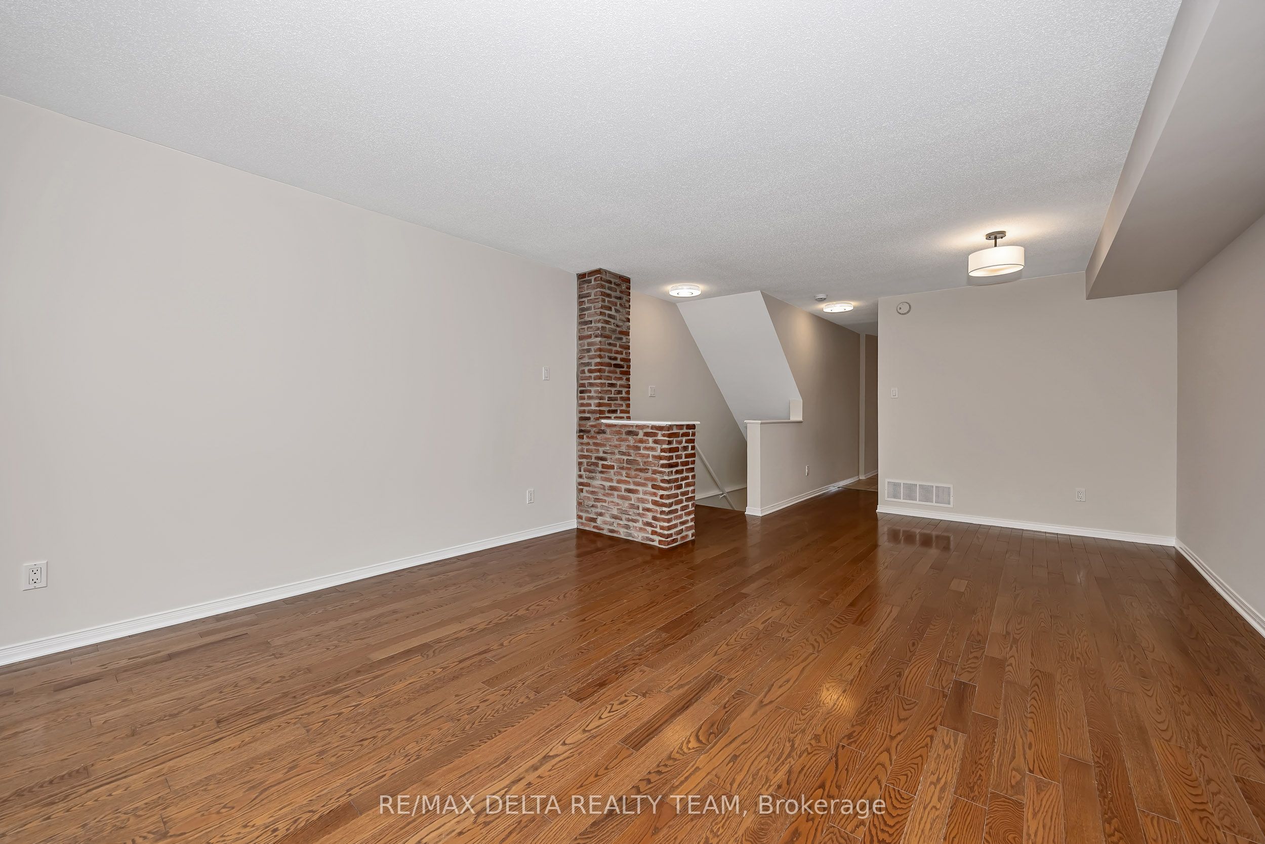 900 Longfields Drive Property Photo 9