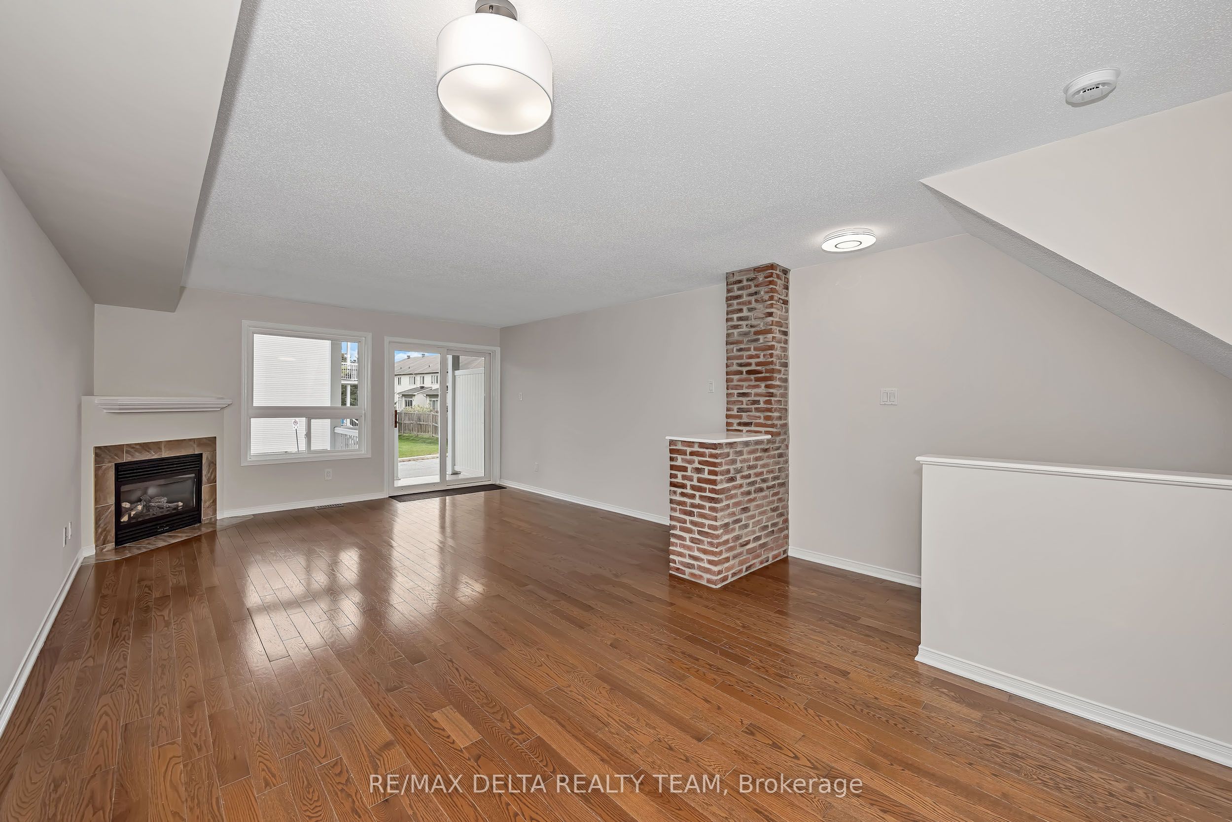 900 Longfields Drive Property Photo 14