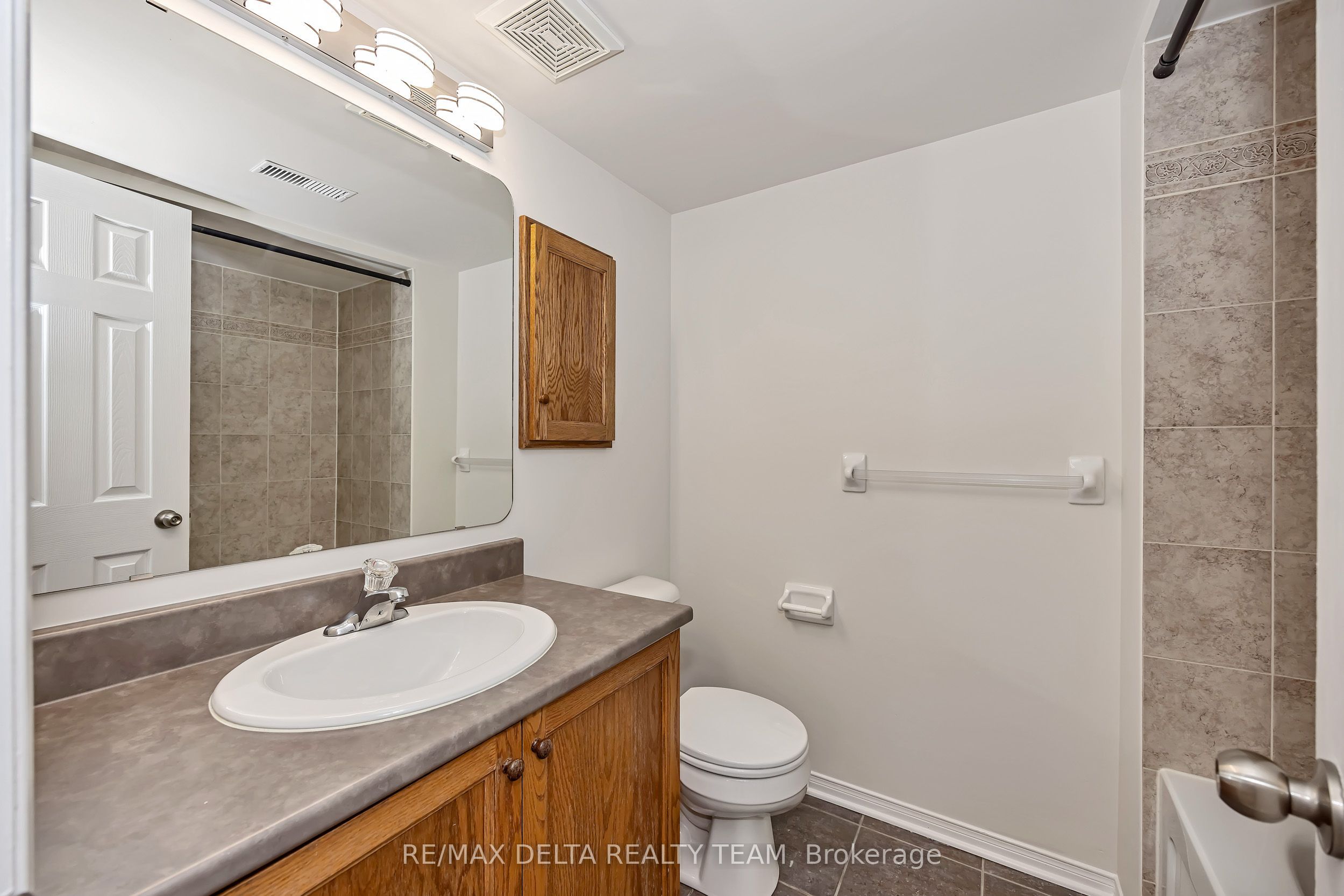 900 Longfields Drive Property Photo 21