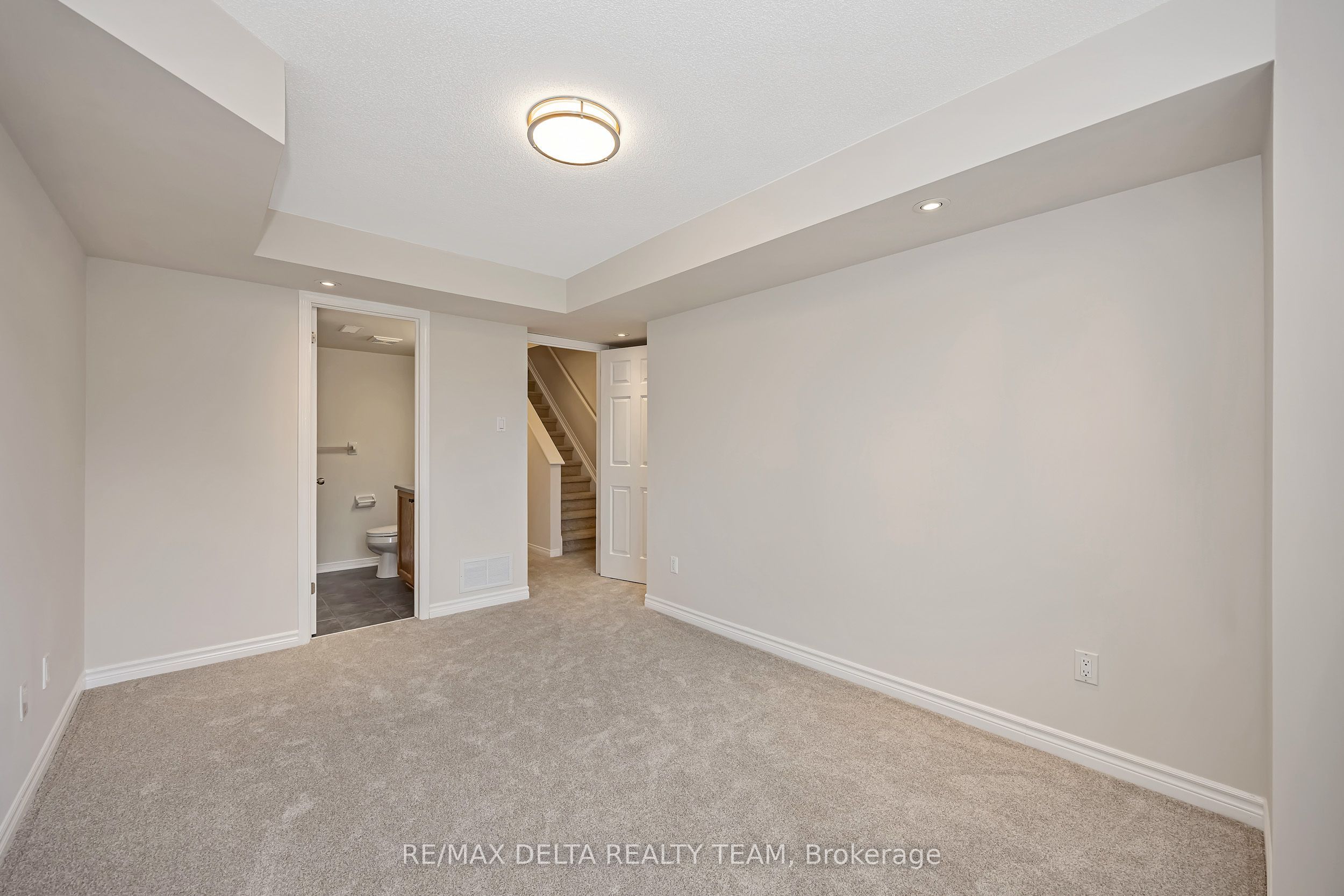 900 Longfields Drive Property Photo 25
