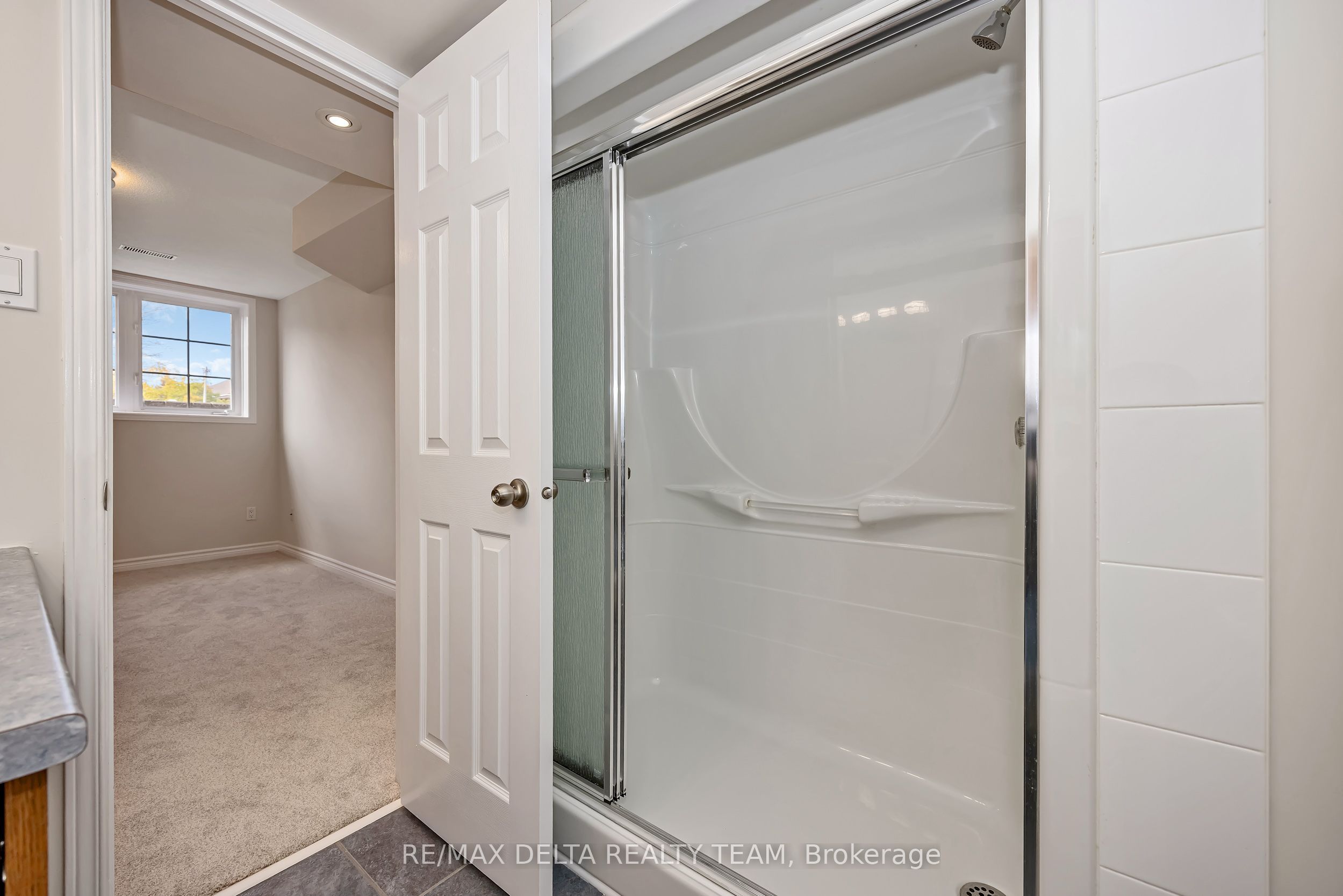 900 Longfields Drive Property Photo 27