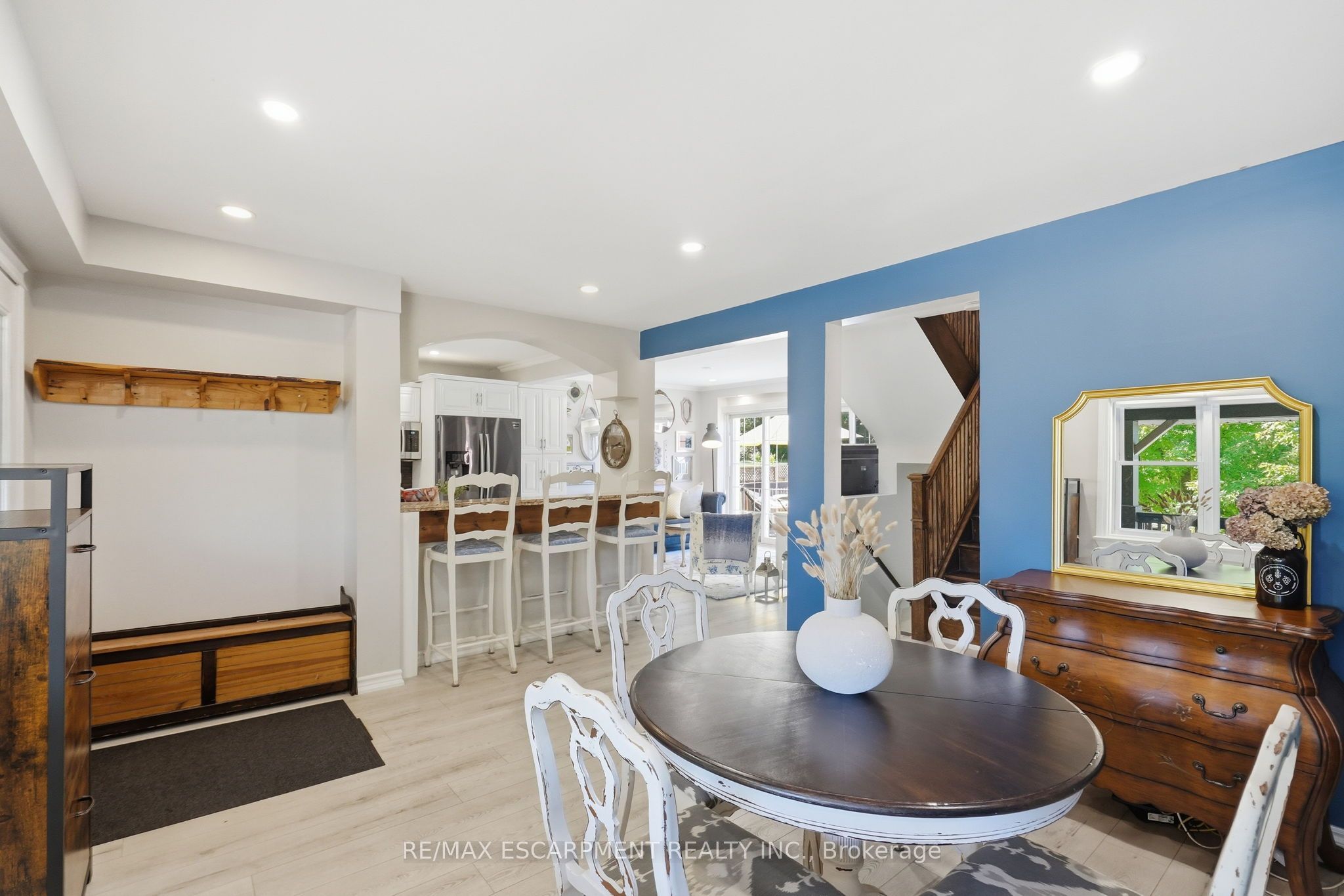 346 Hawkridge Avenue Property Photo 8