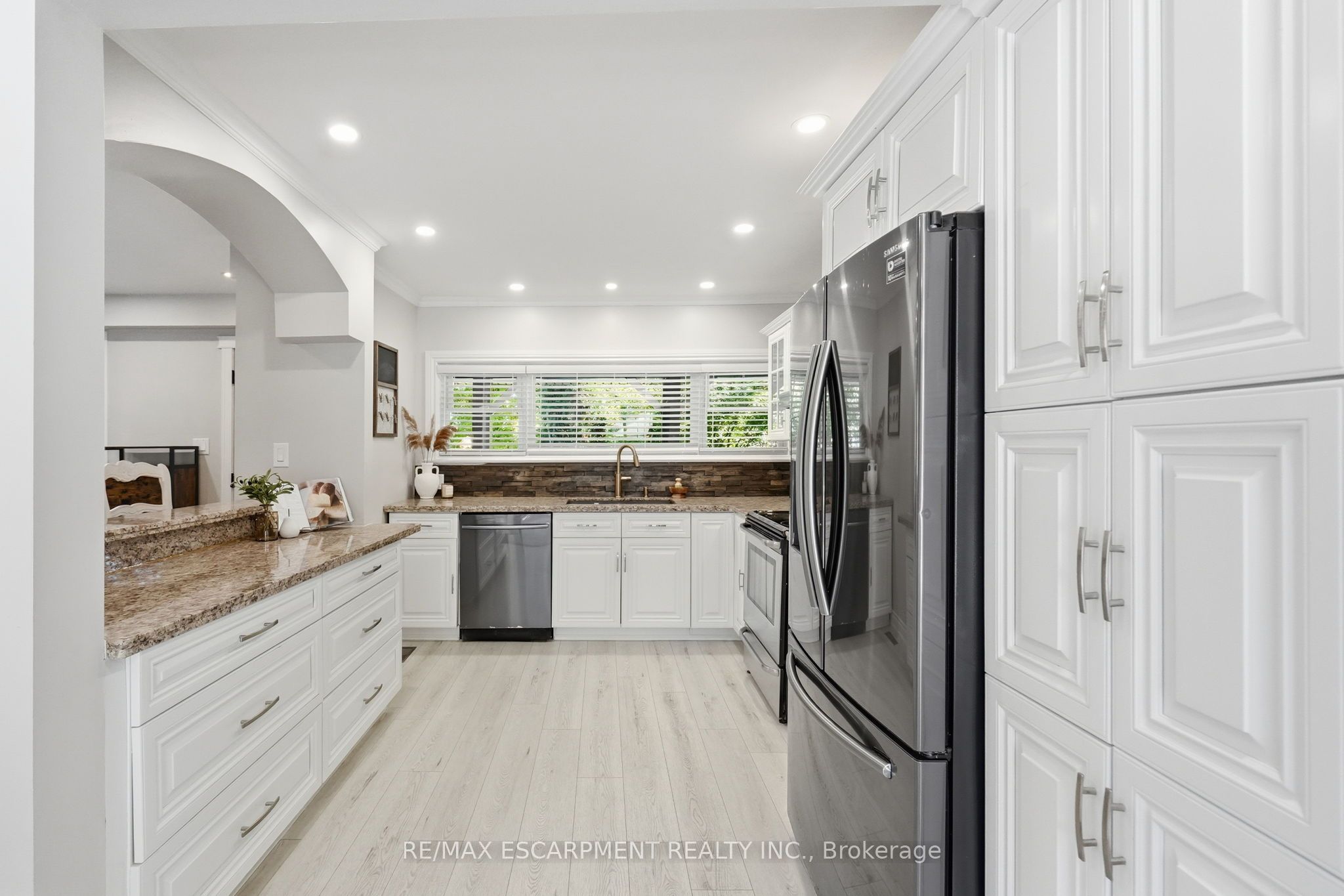 346 Hawkridge Avenue Property Photo 11