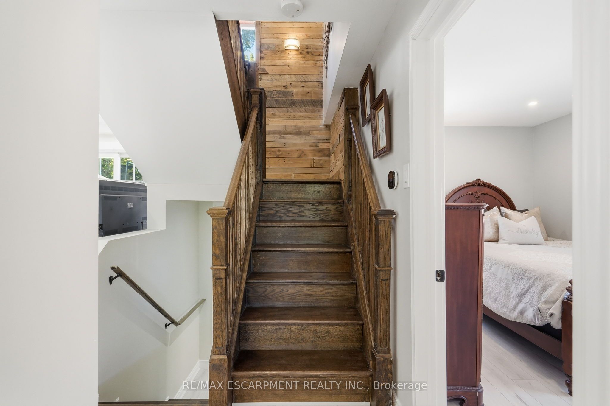 346 Hawkridge Avenue Property Photo 22