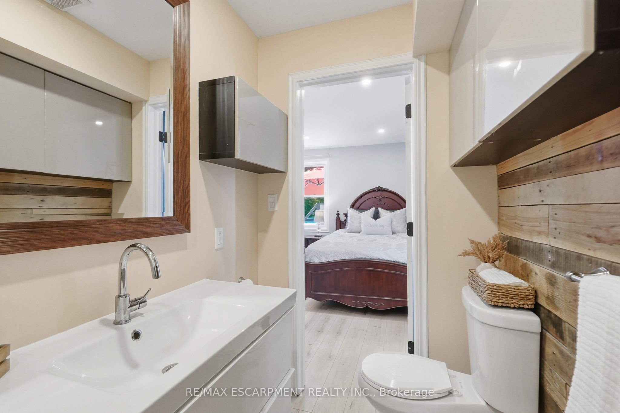 346 Hawkridge Avenue Property Photo 25