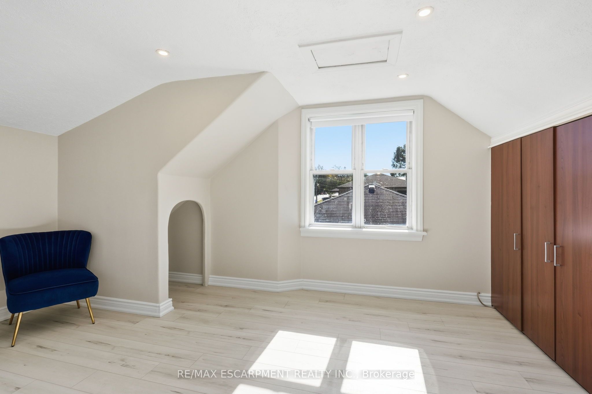 346 Hawkridge Avenue Property Photo 33
