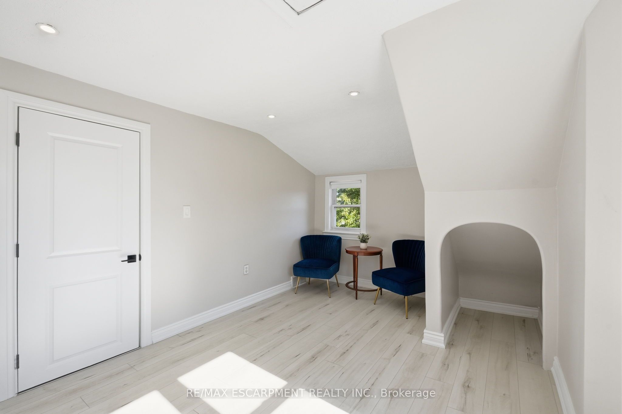 346 Hawkridge Avenue Property Photo 36