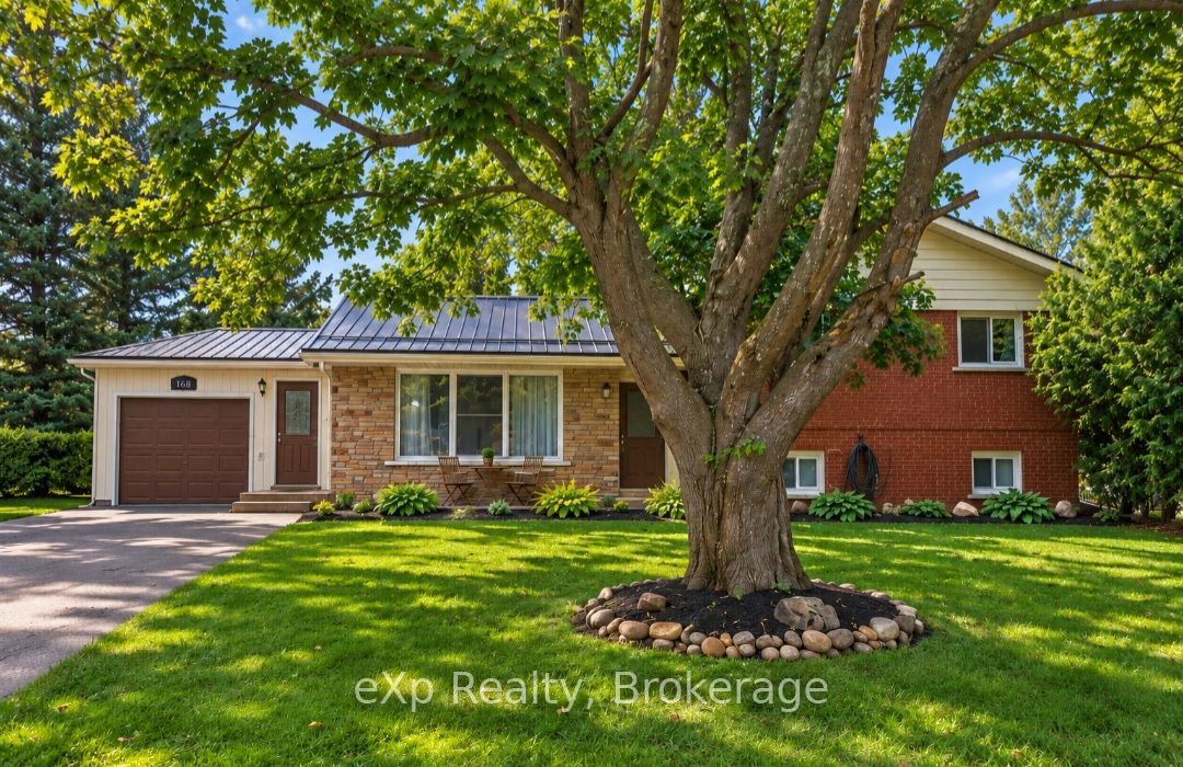 165 Victoria Street W Property Photo 1