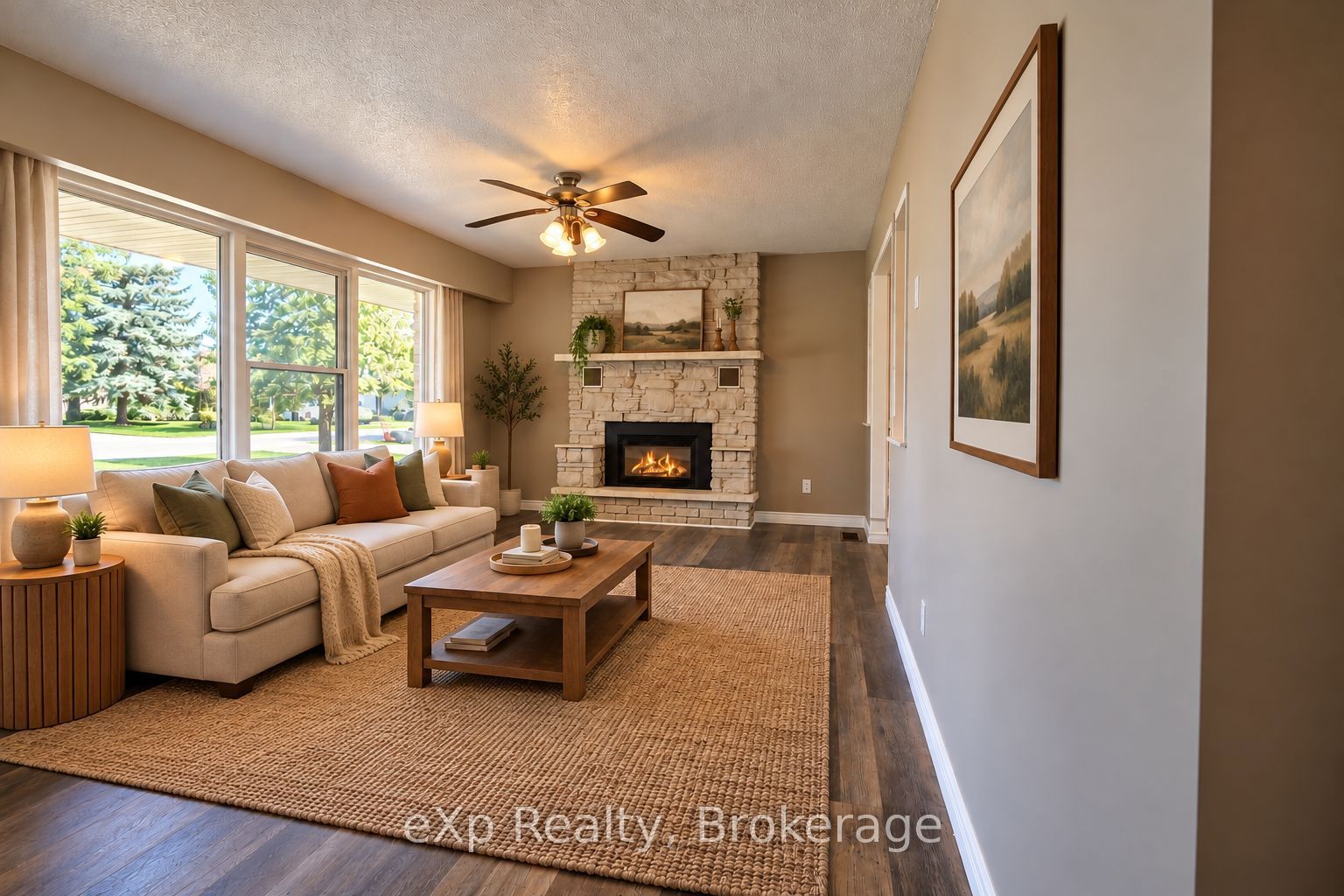 165 Victoria Street W Property Photo 3