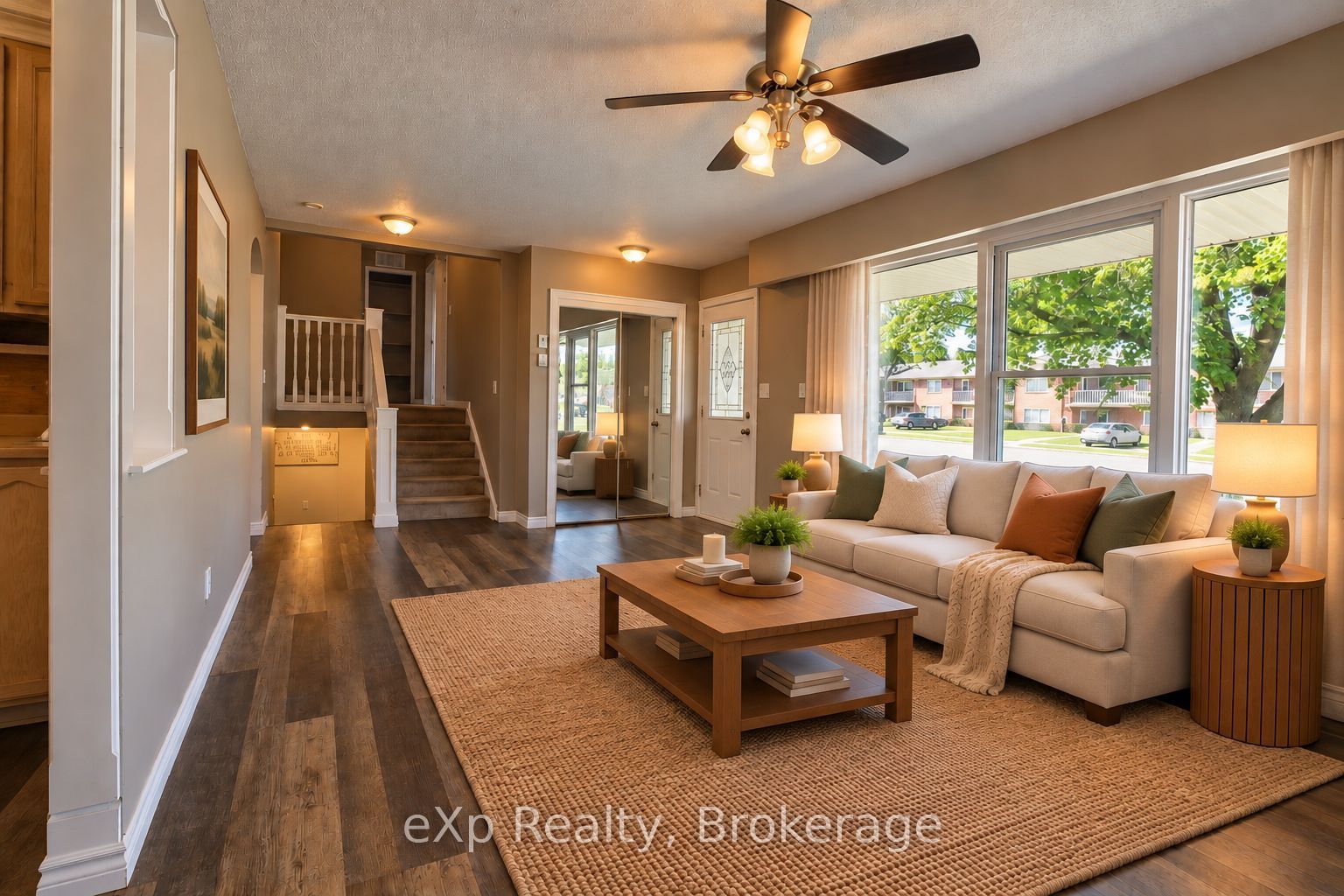 165 Victoria Street W Property Photo 5