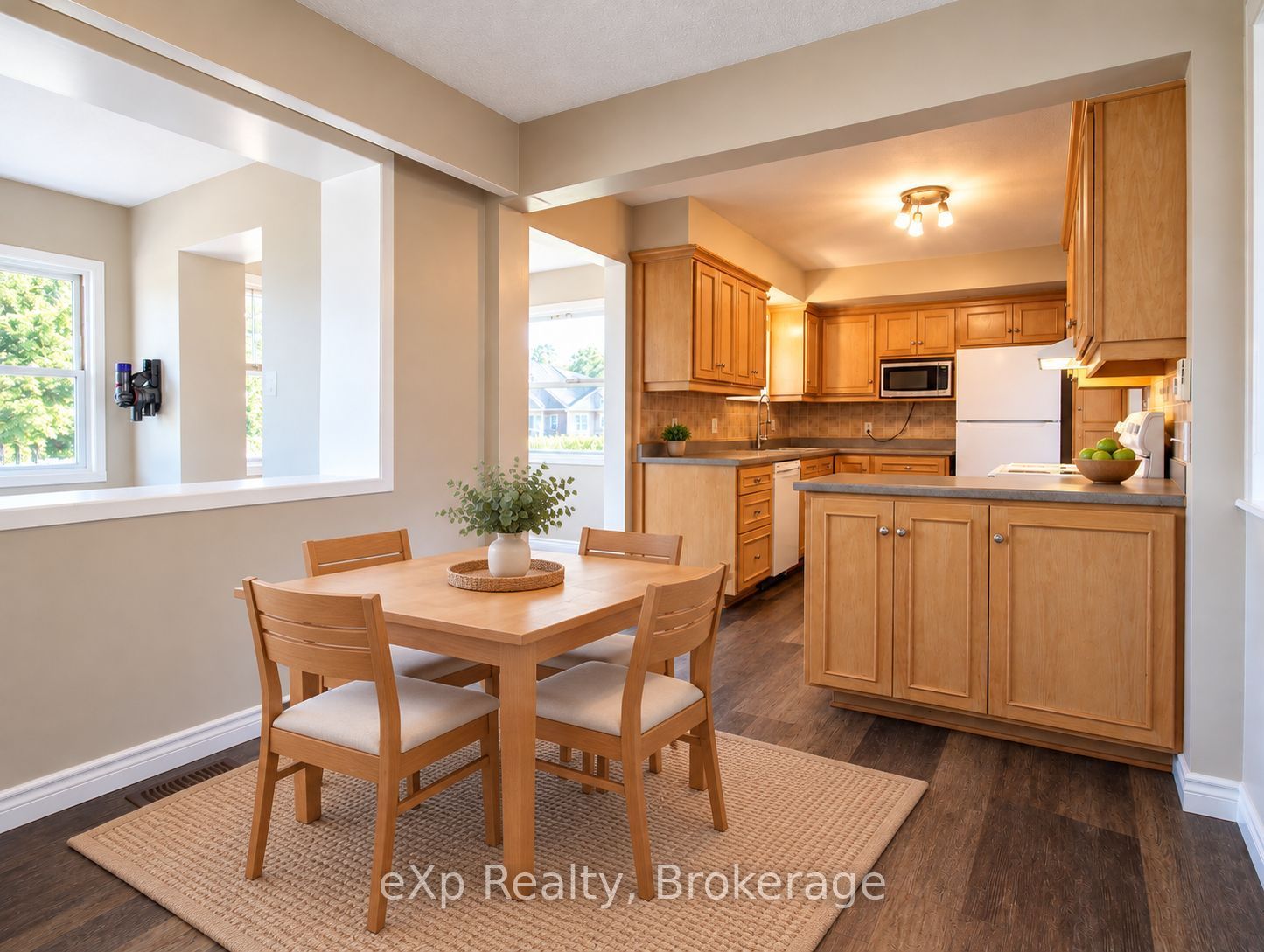 165 Victoria Street W Property Photo 9