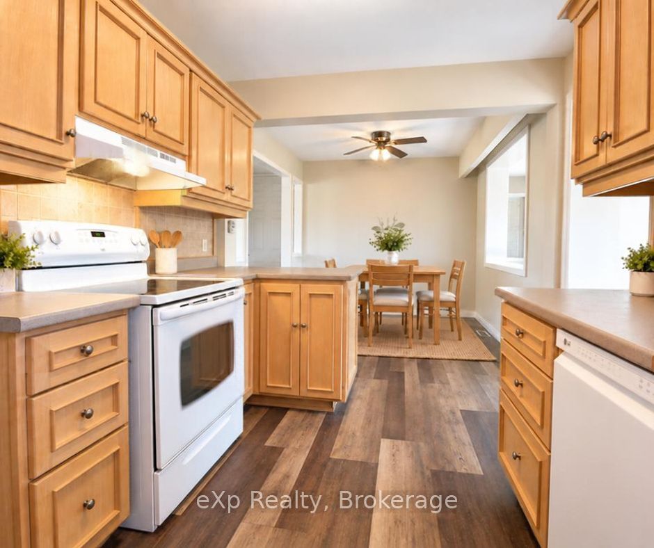 165 Victoria Street W Property Photo 11