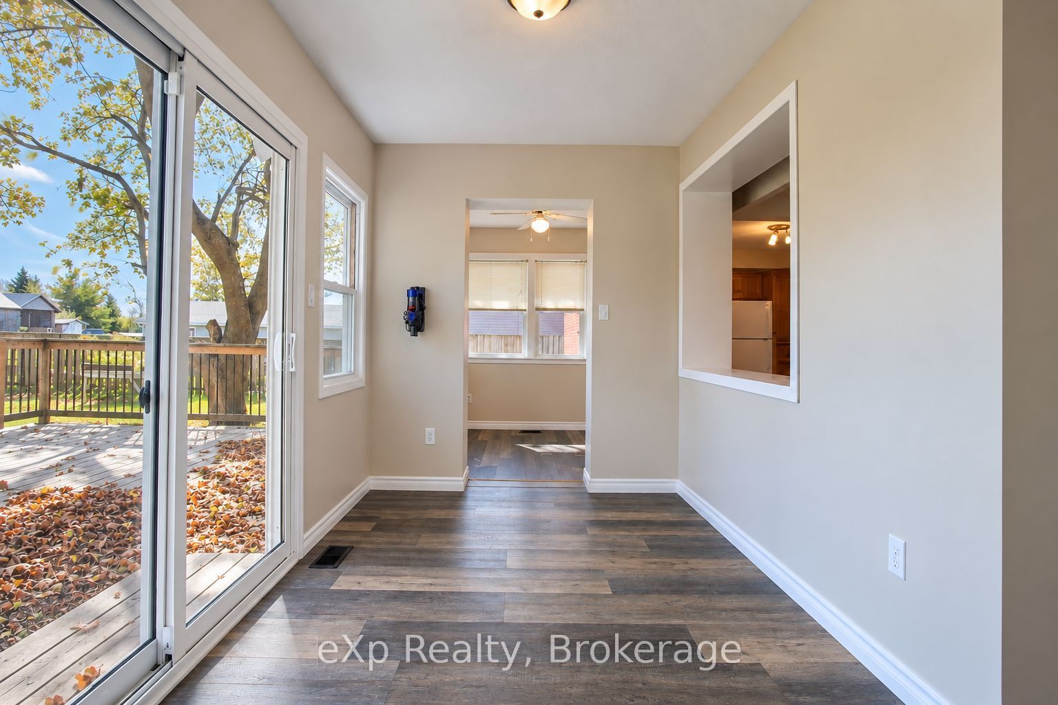 165 Victoria Street W Property Photo 17