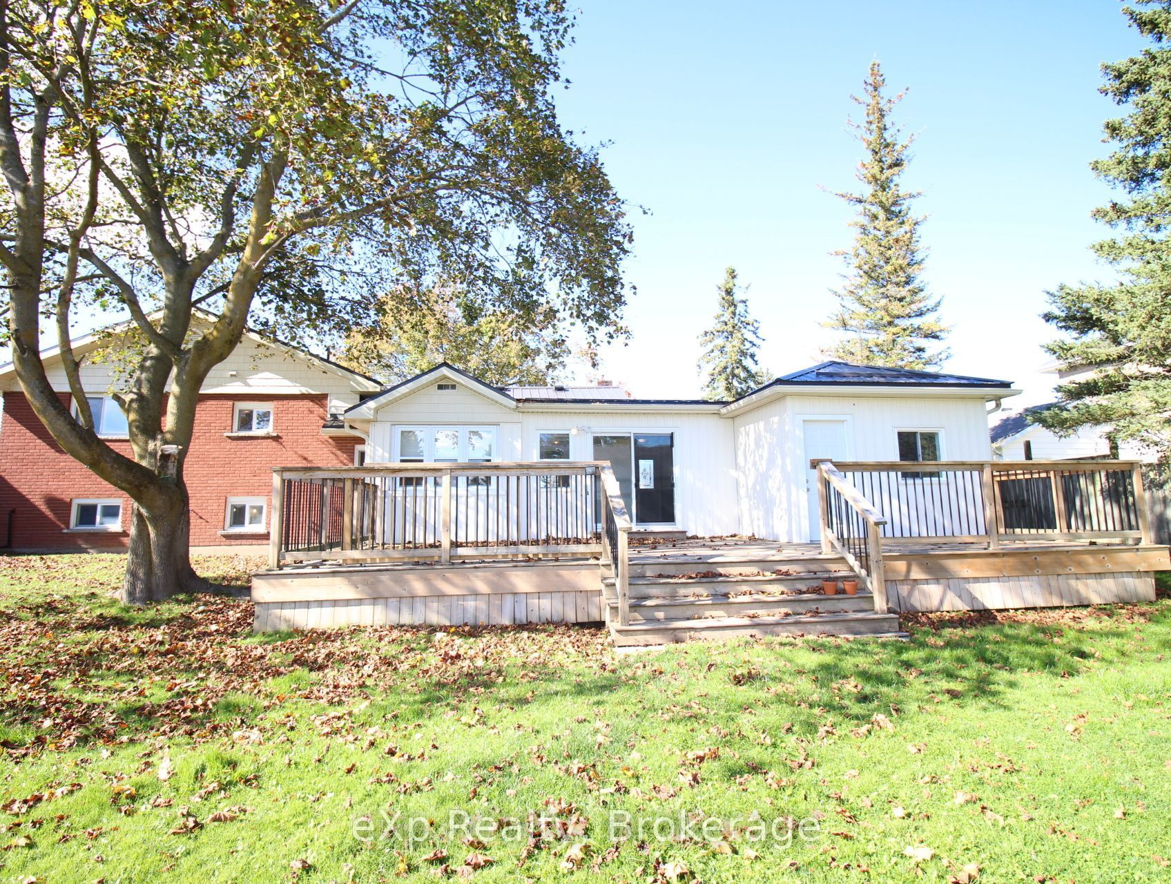 165 Victoria Street W Property Photo 34