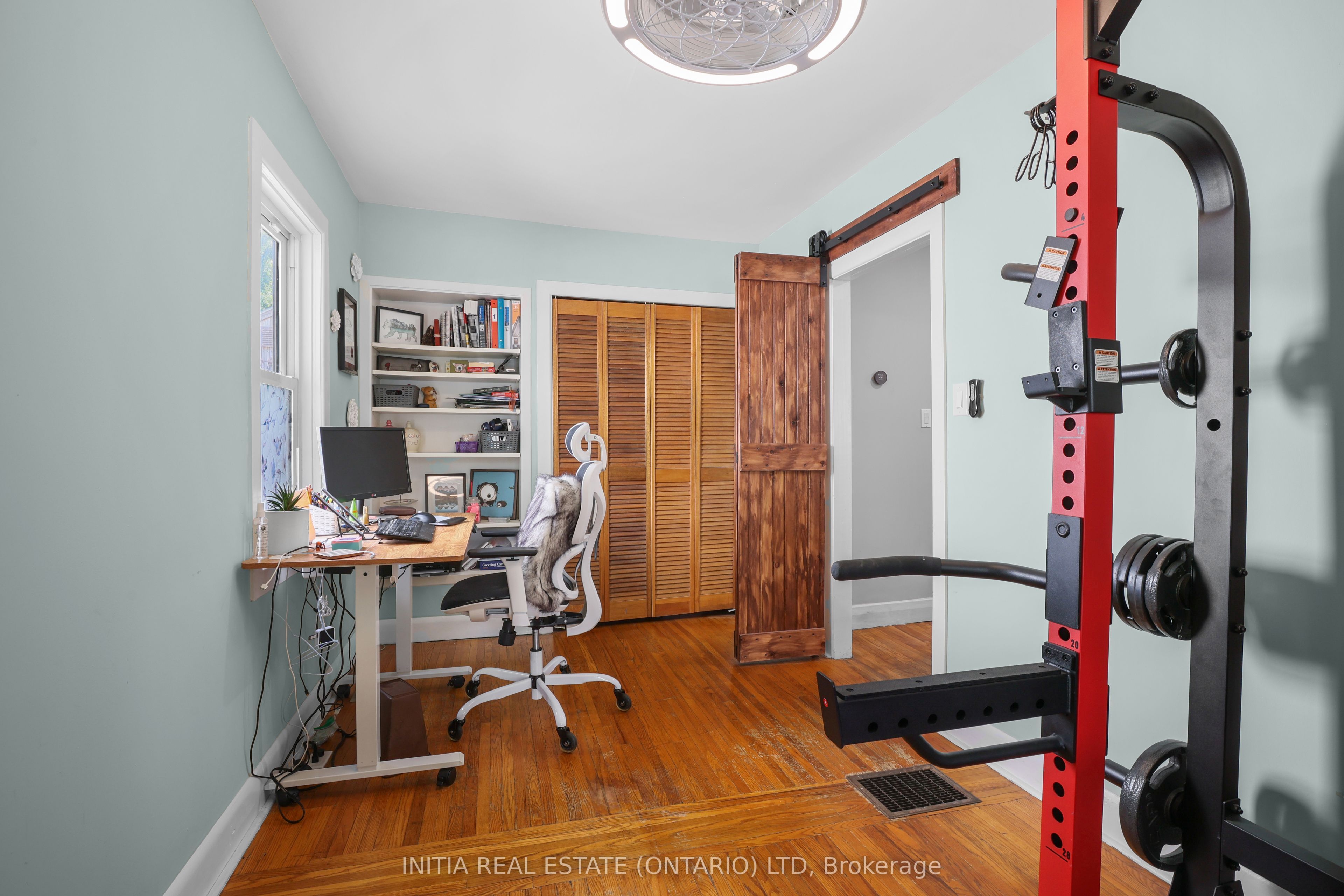 55 Briscoe Street W Property Photo 11