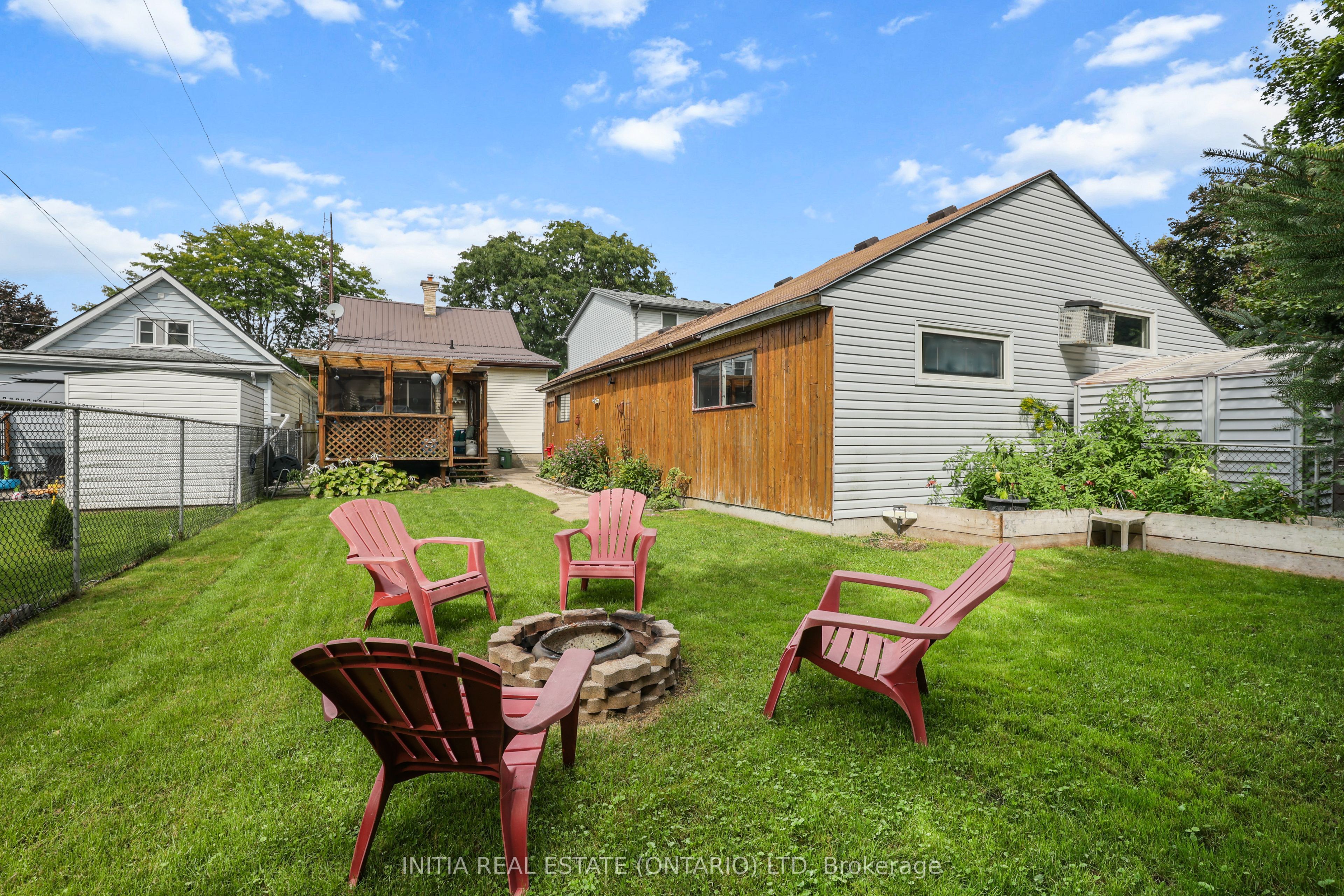 55 Briscoe Street W Property Photo 22