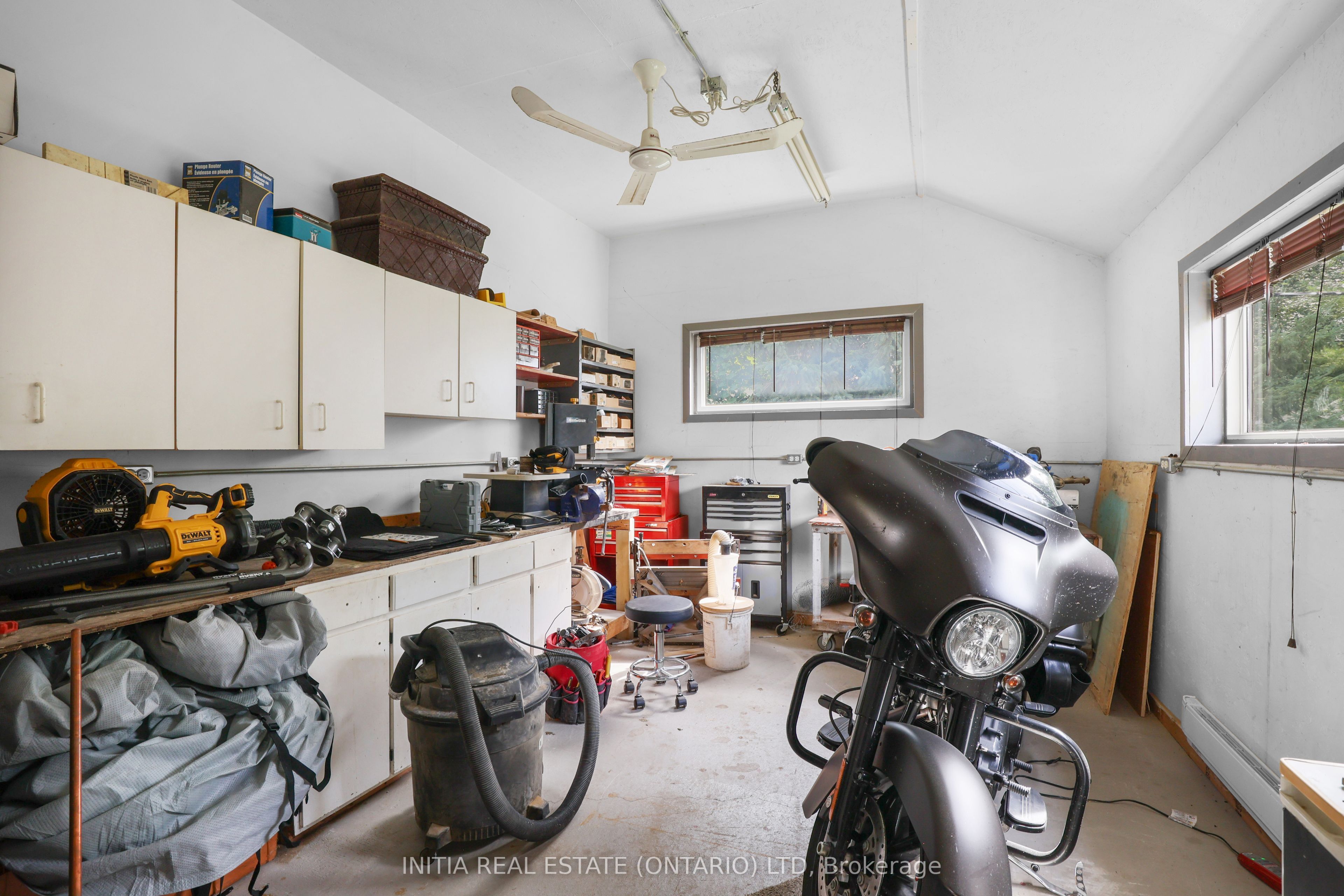 55 Briscoe Street W Property Photo 25
