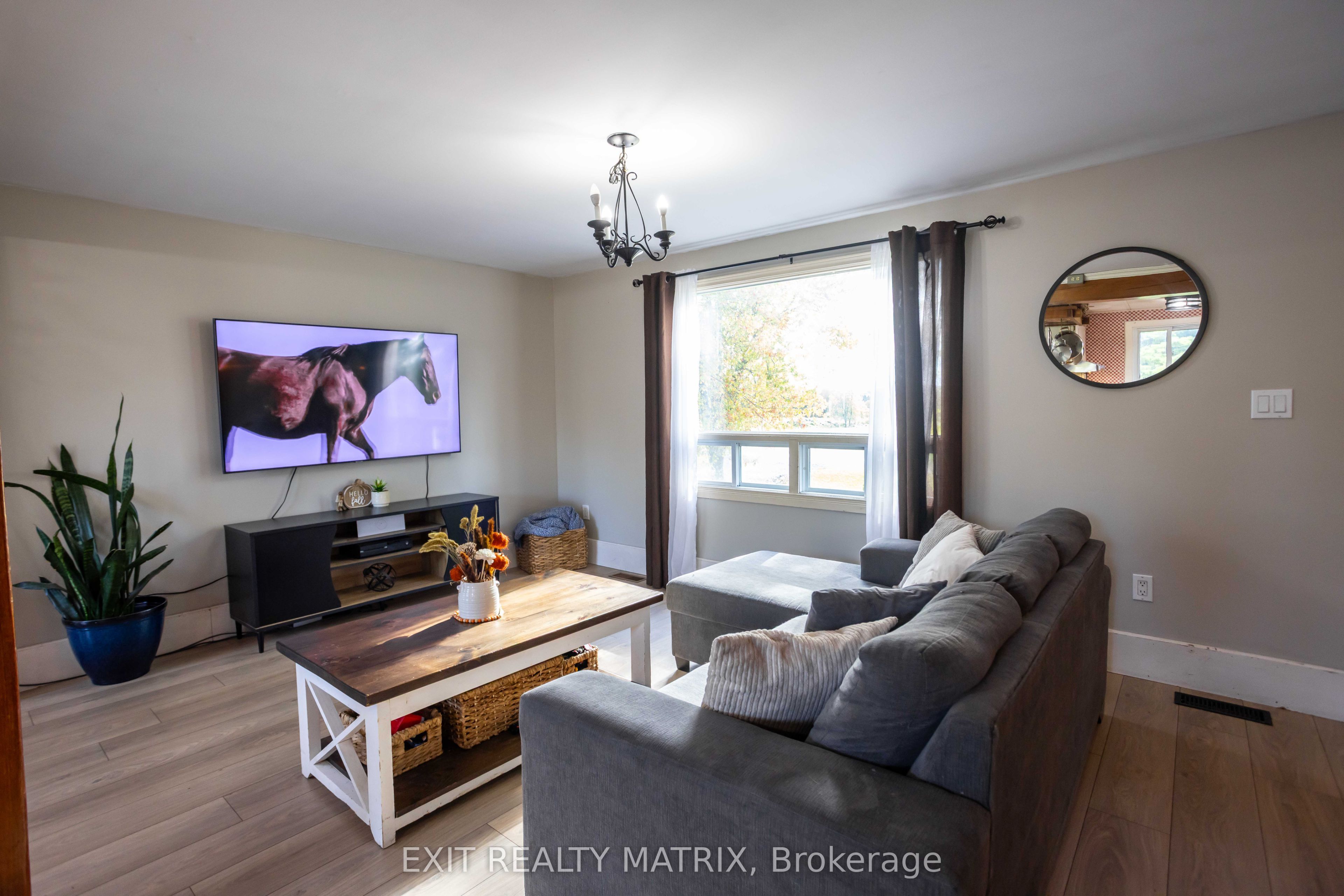 18113 Glen Falloch Road Property Photo 5