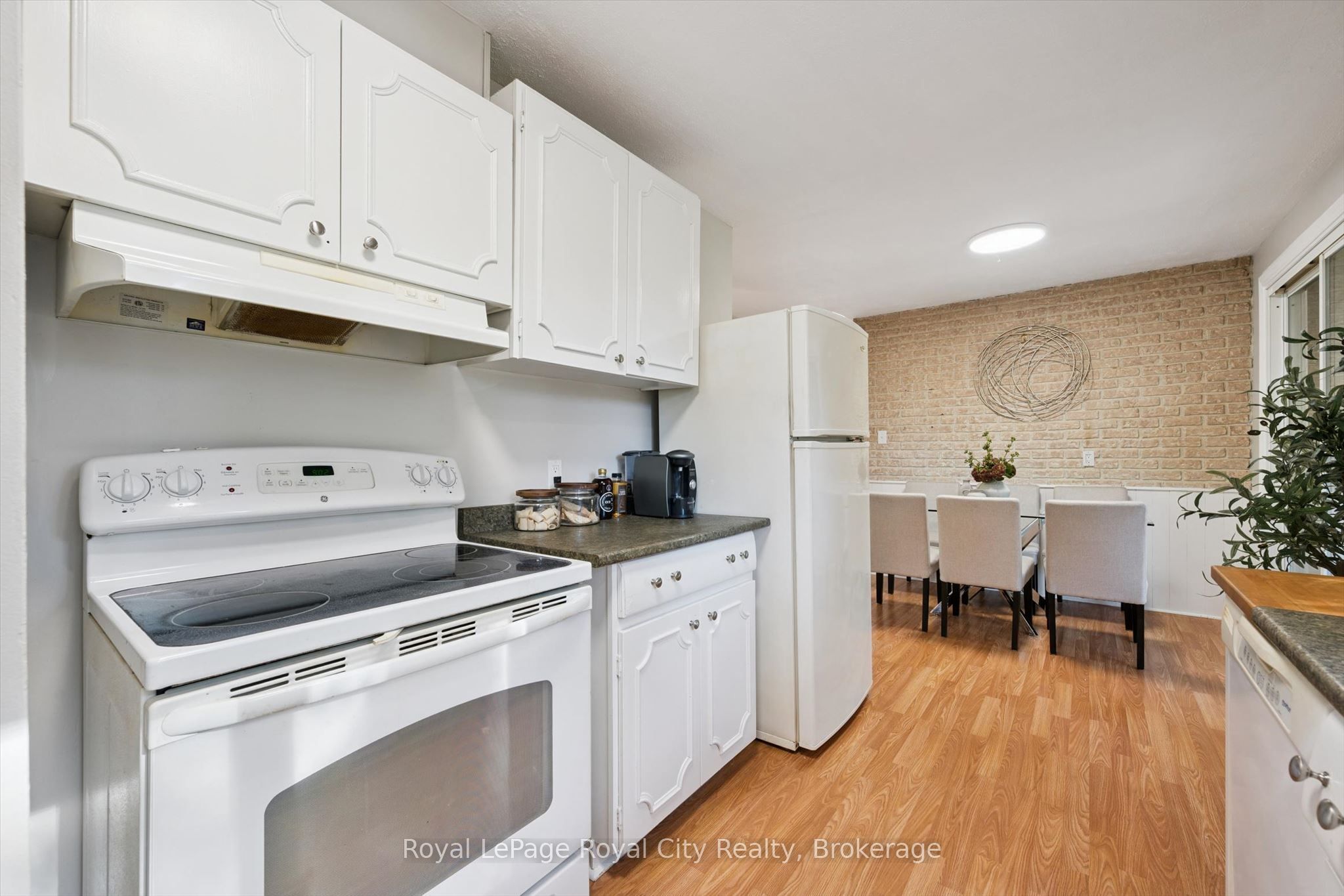 7065 Fife Road Property Photo 9