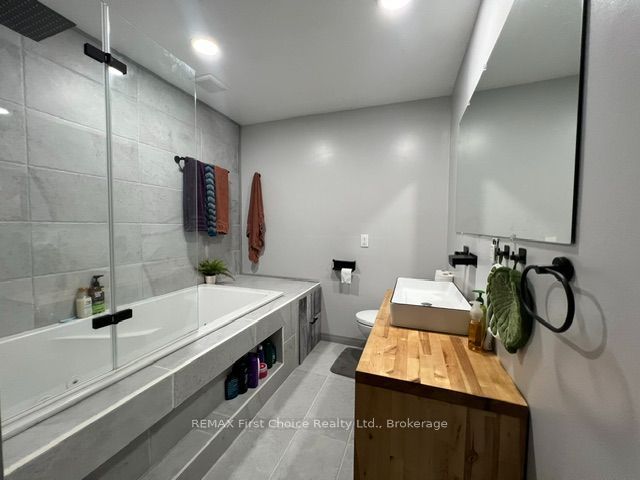656 First Street E Property Photo 14