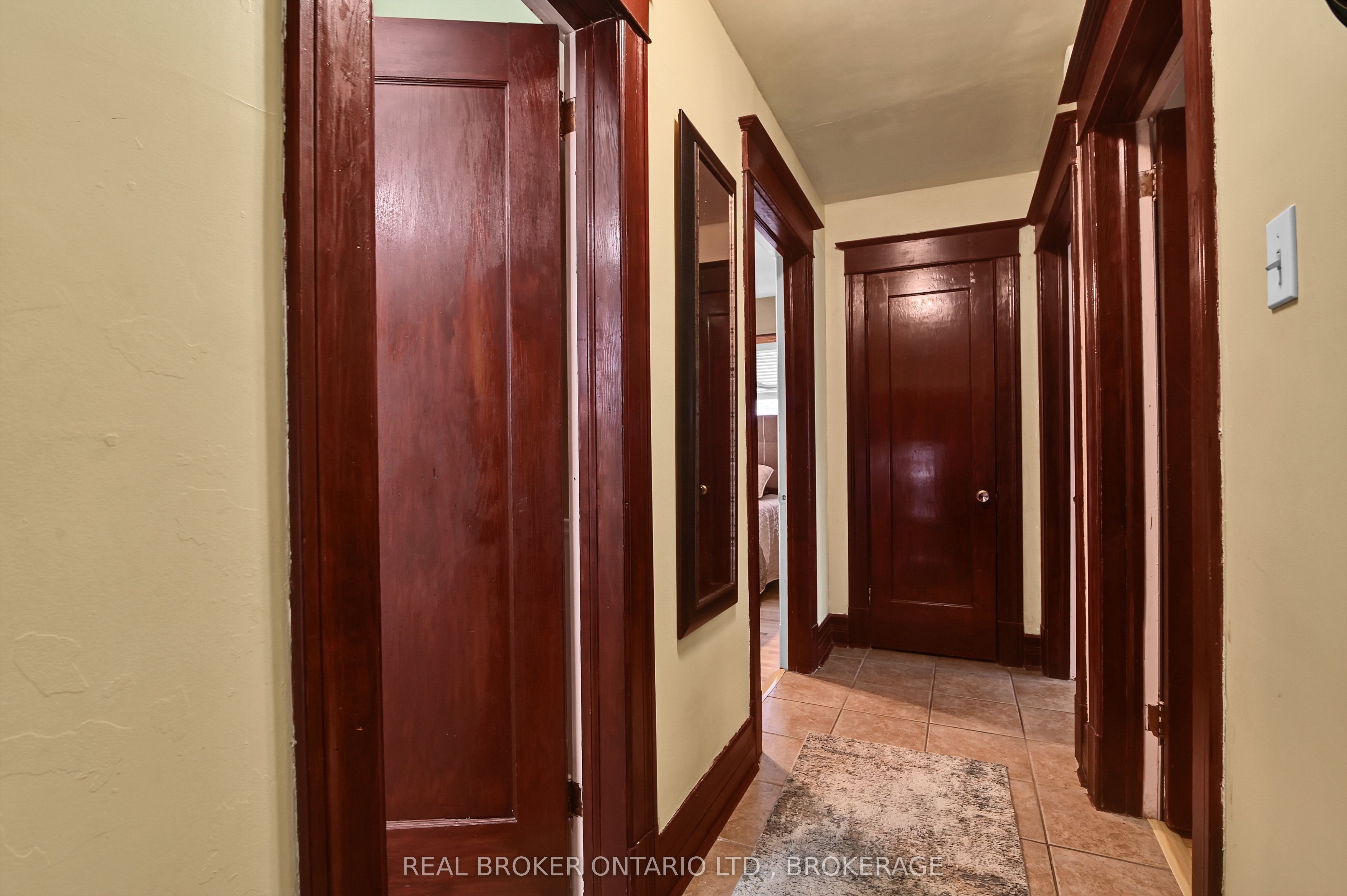 214 Fourth Street W Property Photo 14