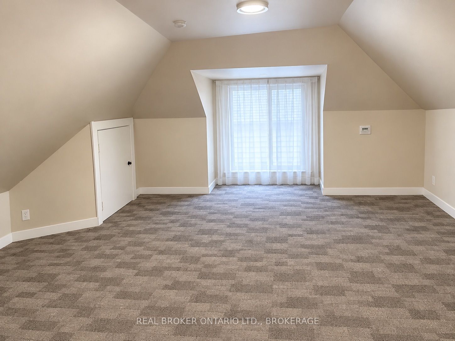 214 Fourth Street W Property Photo 24