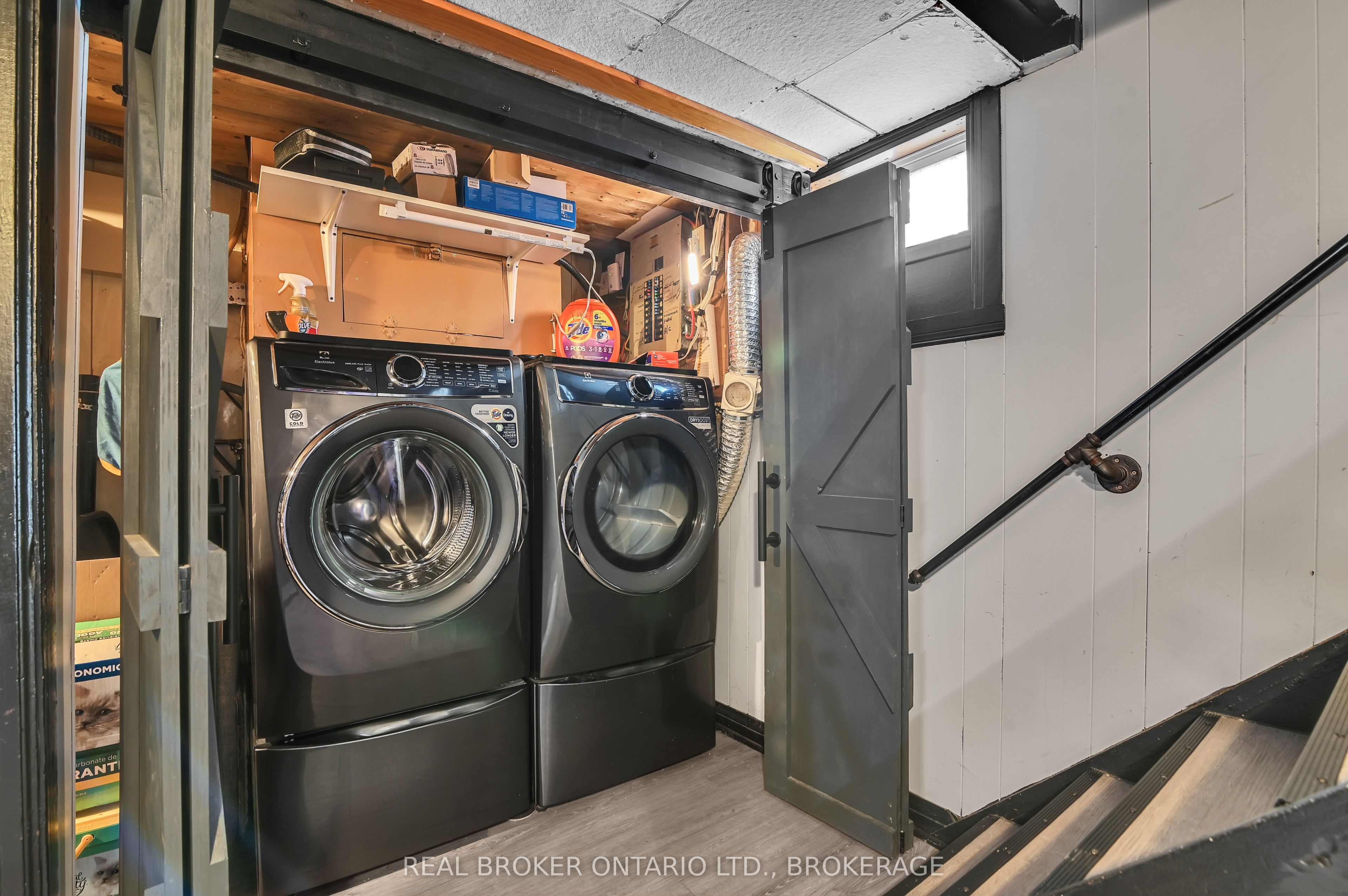 214 Fourth Street W Property Photo 29