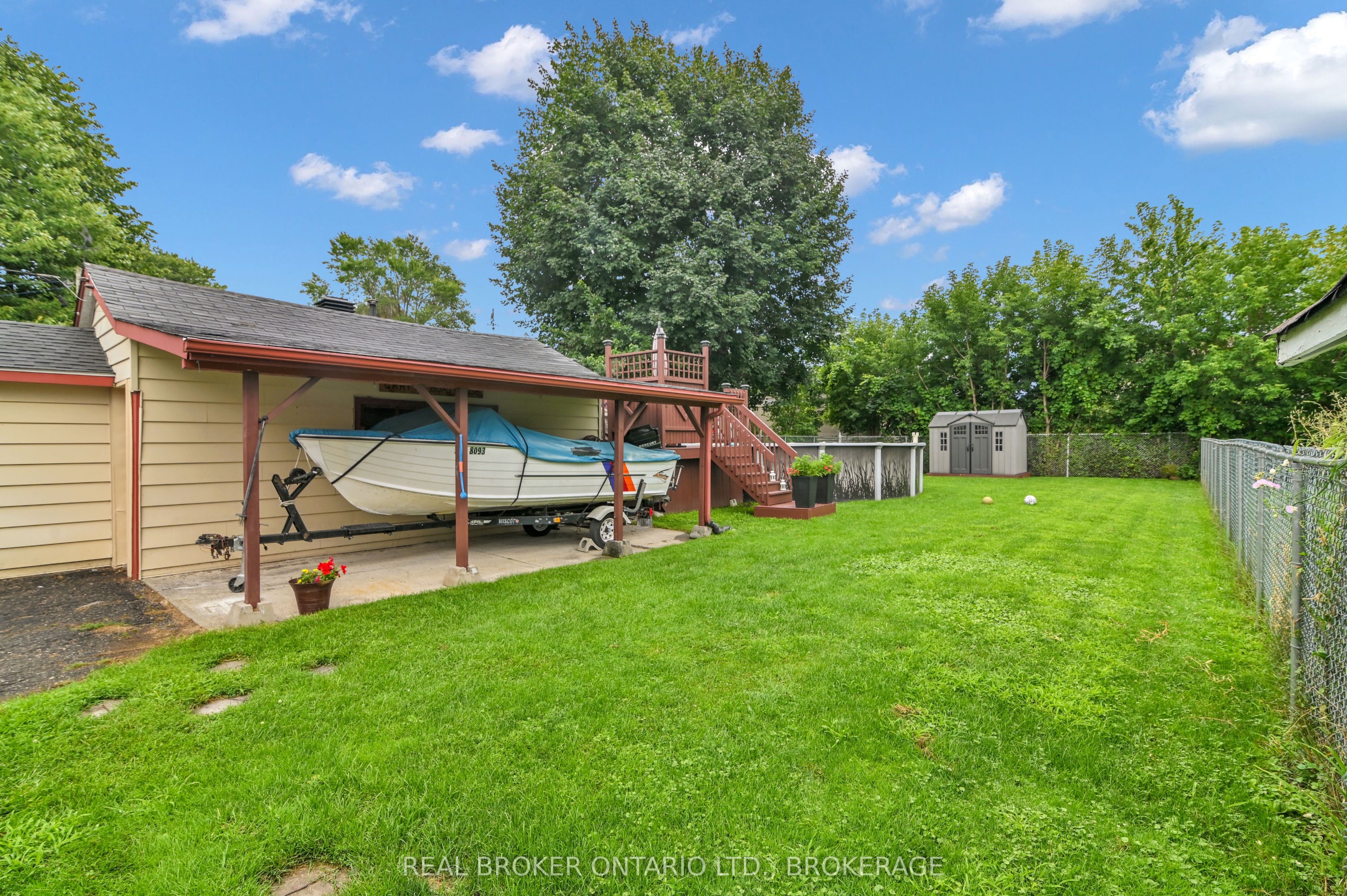 214 Fourth Street W Property Photo 31