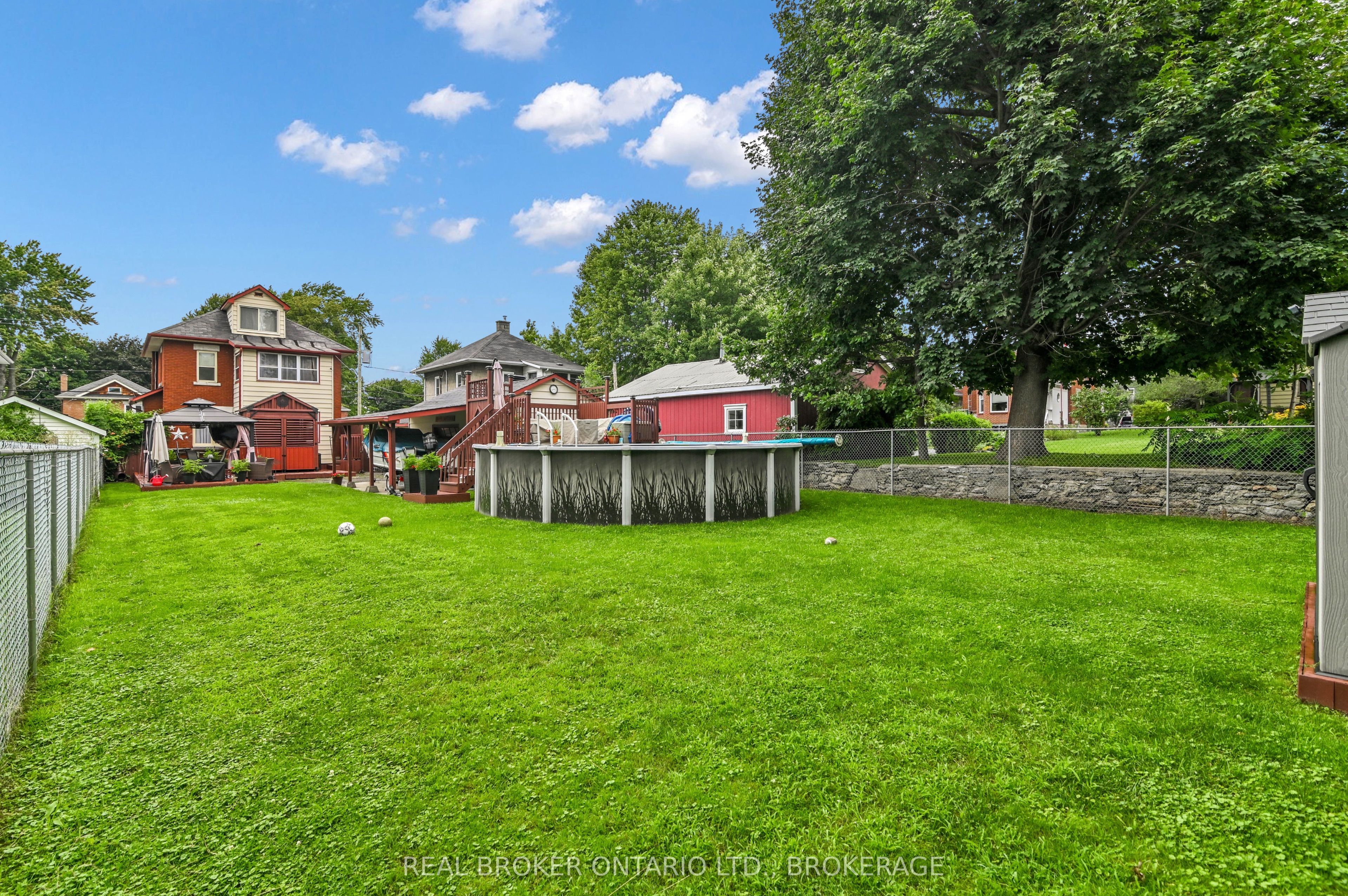 214 Fourth Street W Property Photo 32