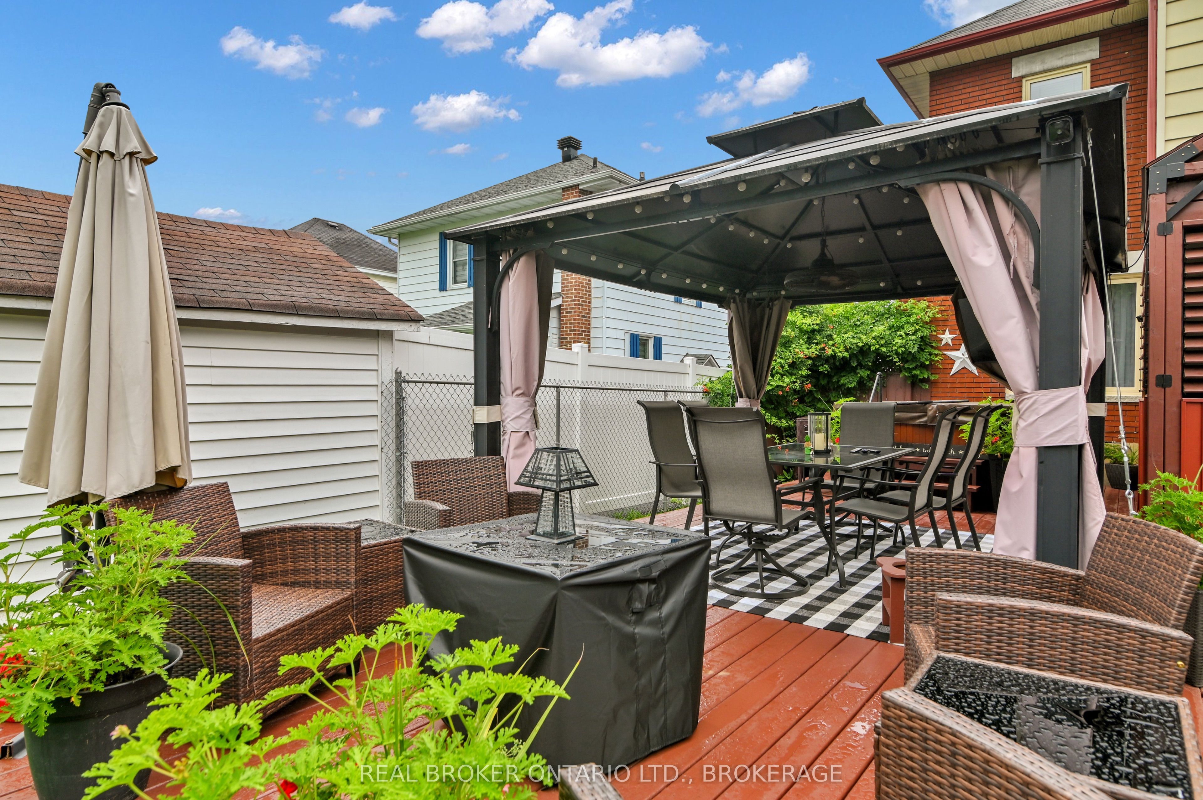 214 Fourth Street W Property Photo 34