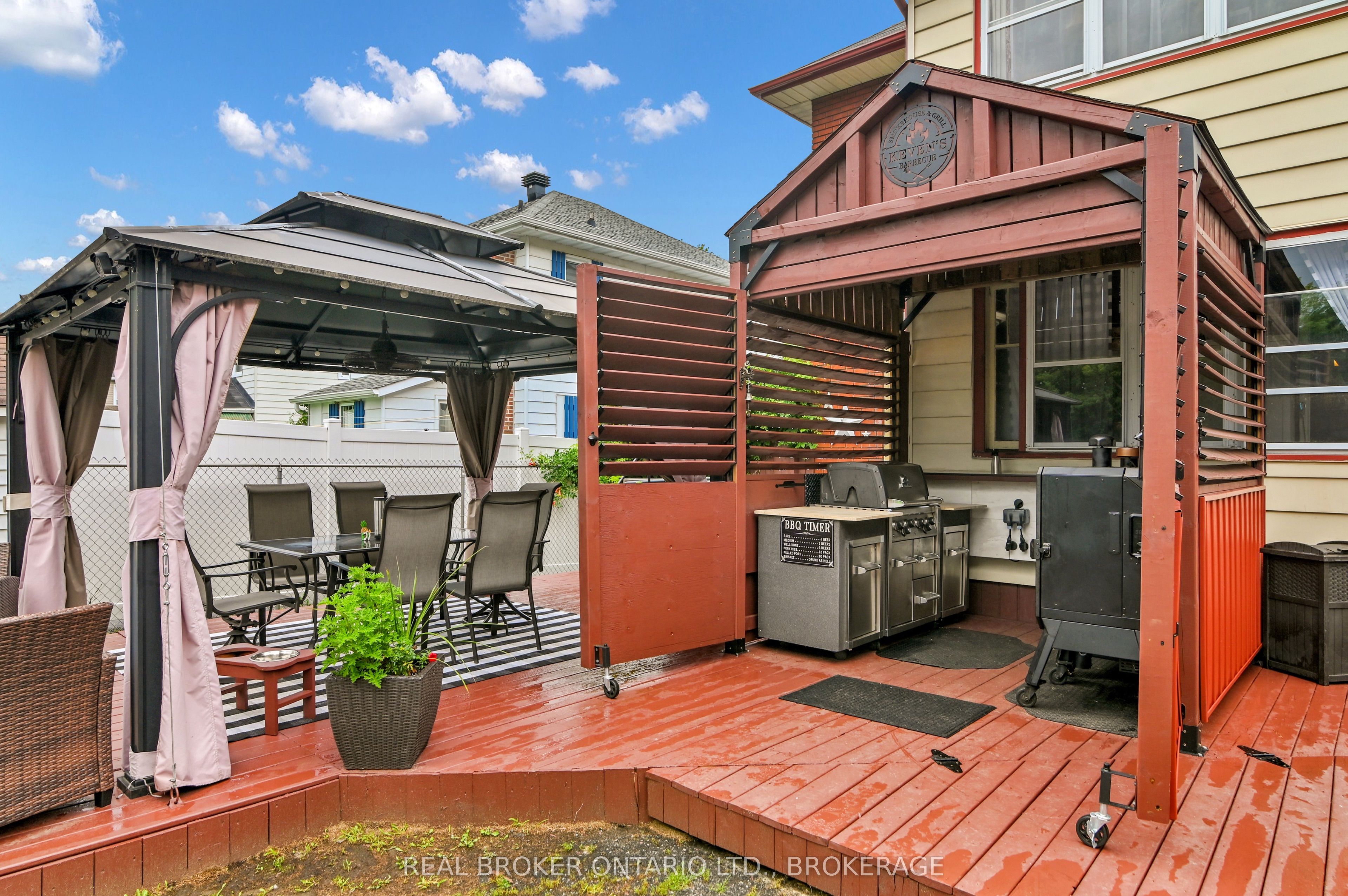 214 Fourth Street W Property Photo 35