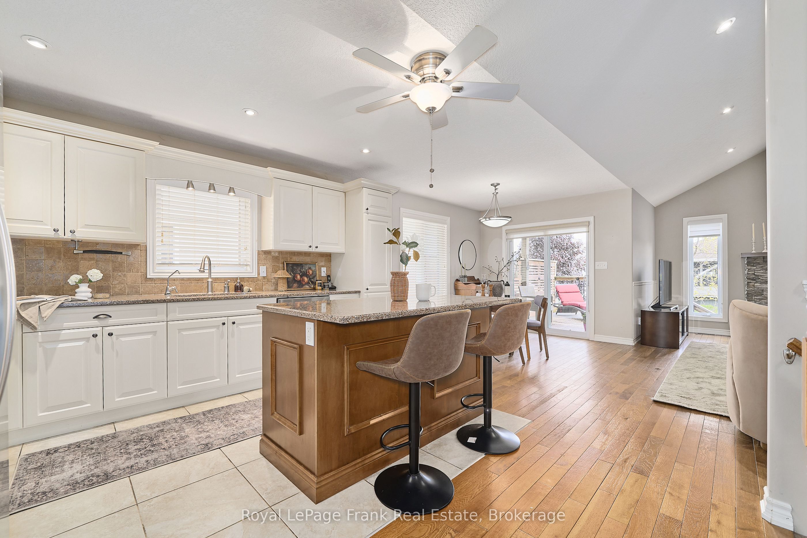 11 Fox Den Drive Property Photo 6
