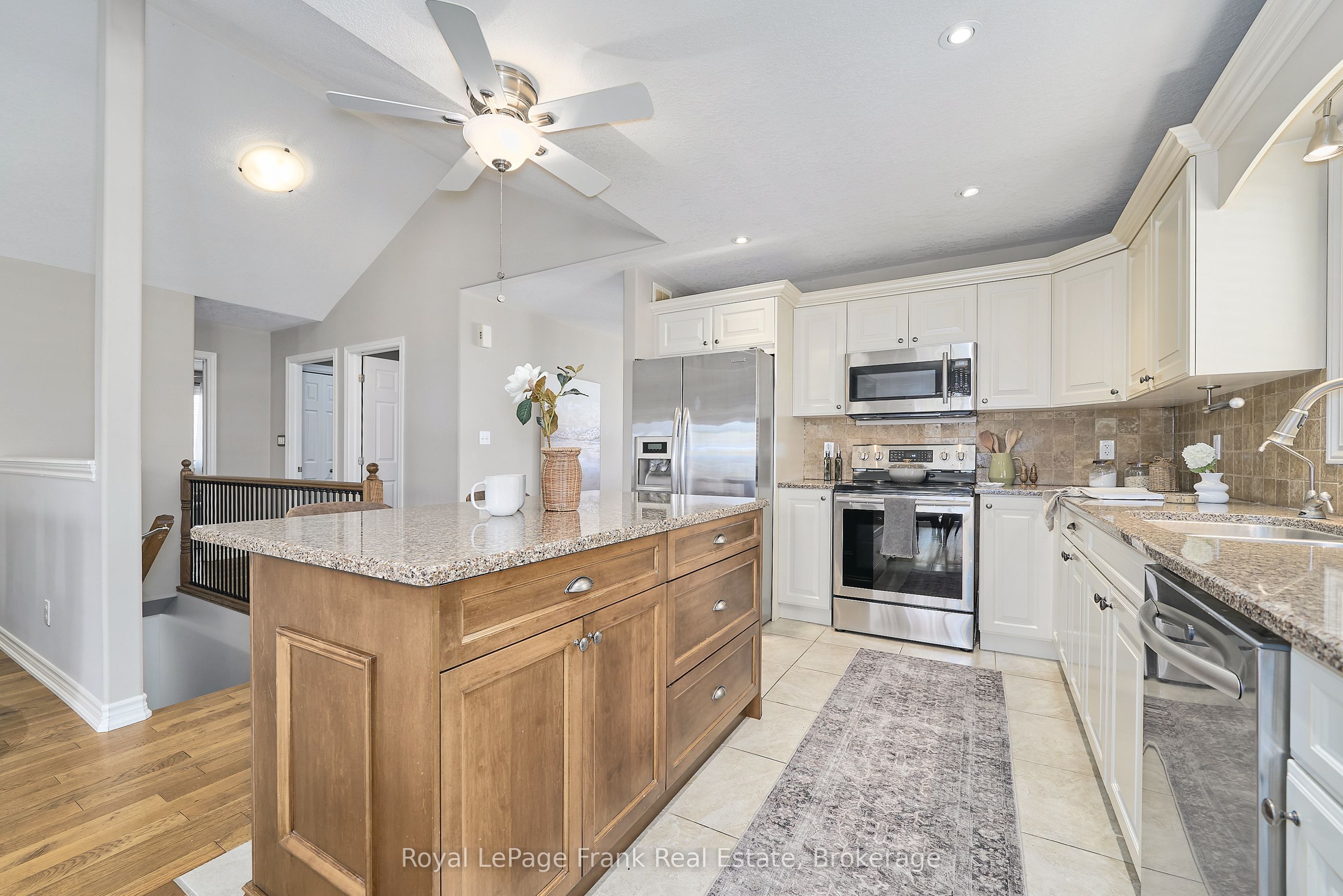 11 Fox Den Drive Property Photo 8