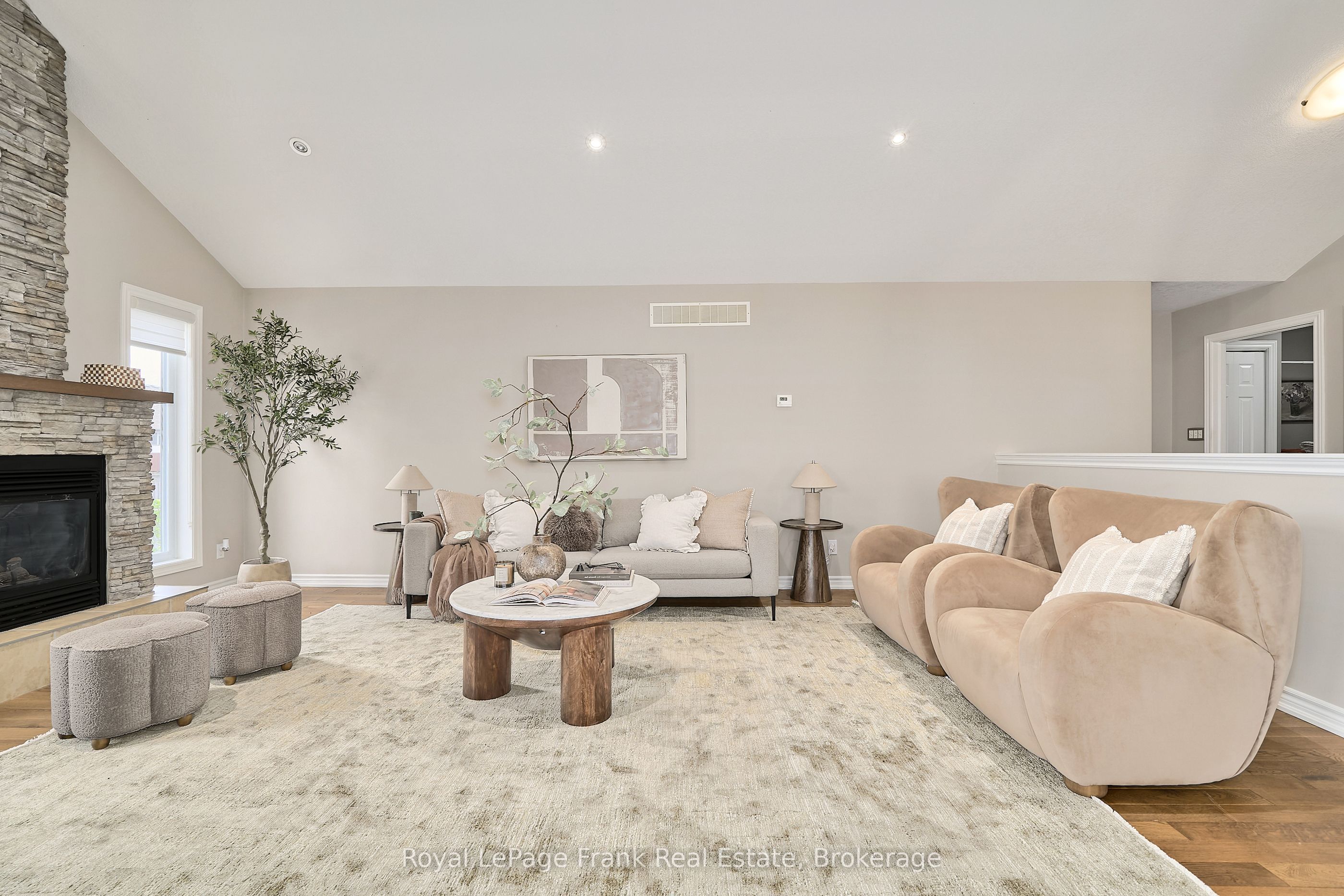 11 Fox Den Drive Property Photo 15