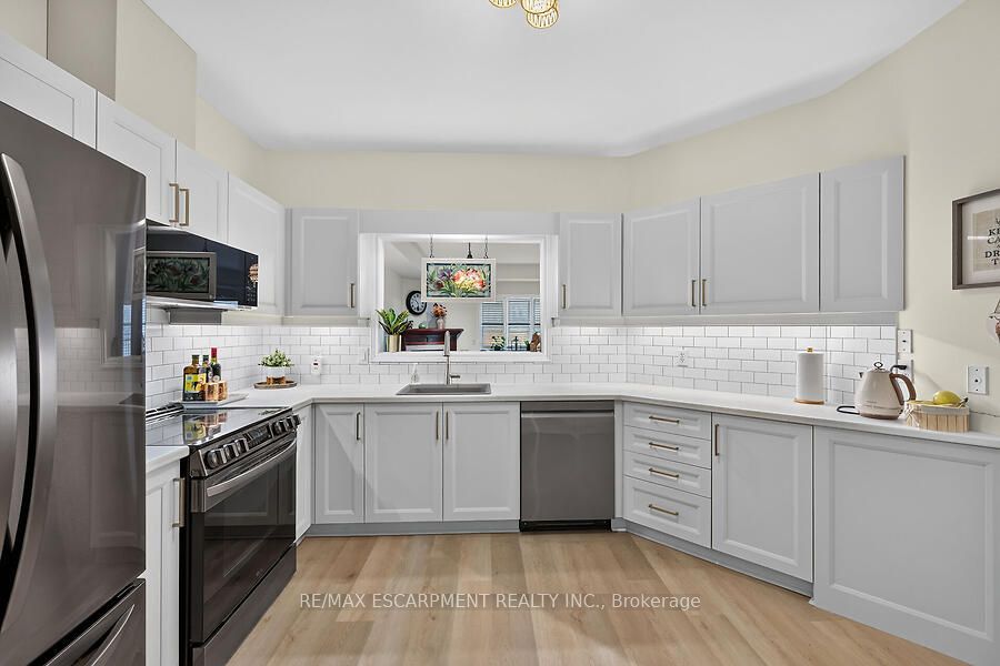 34 Southbrook Drive 43 Property Photo 13