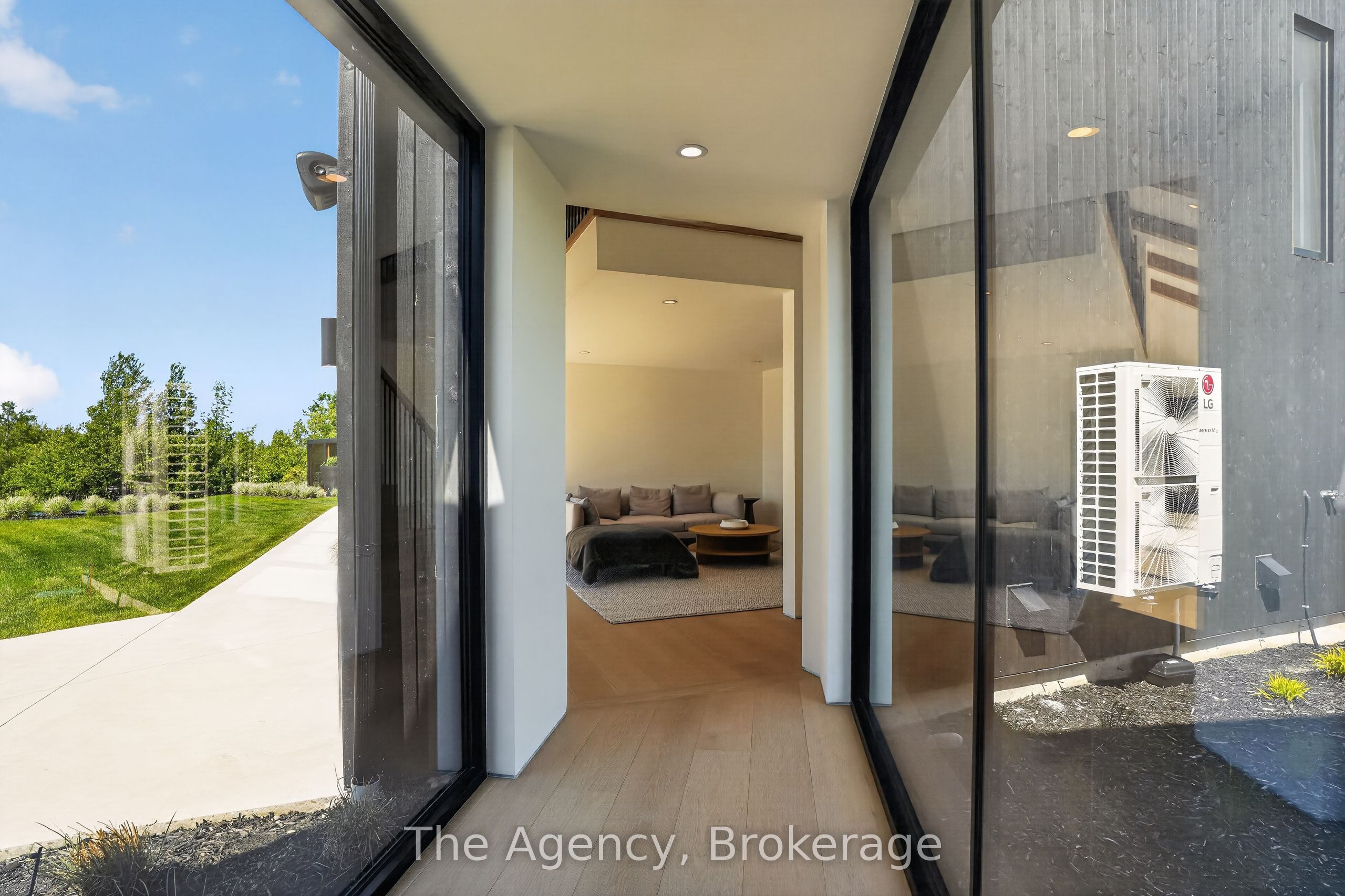 716555 1st Line E Property Photo 21