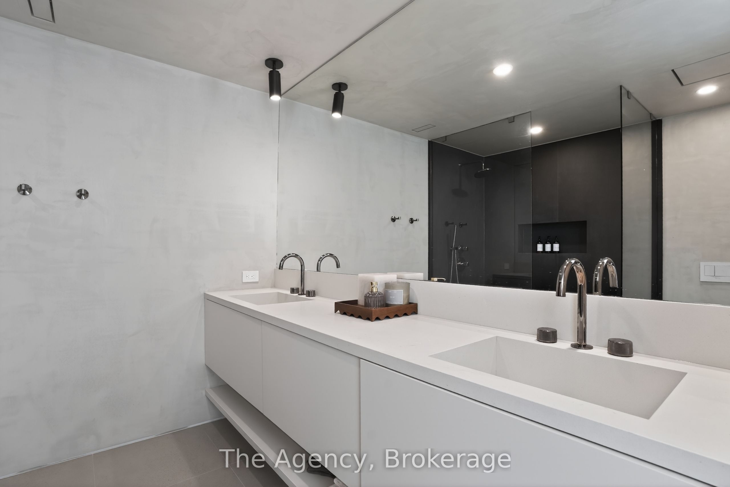 716555 1st Line E Property Photo 22