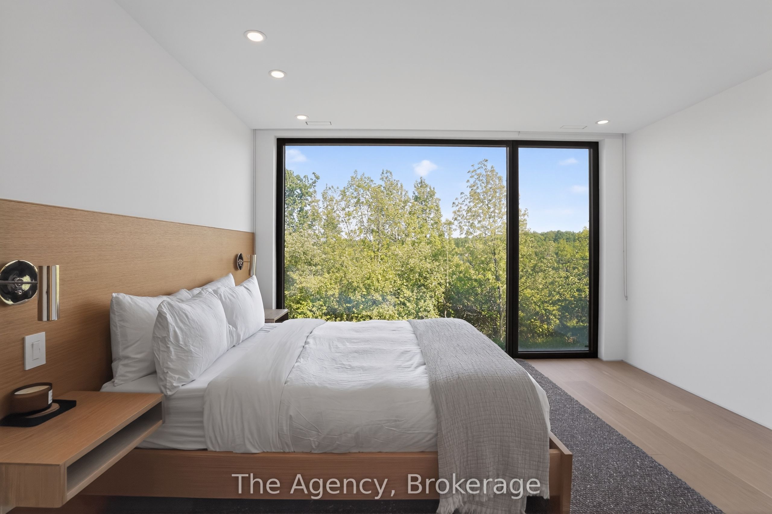 716555 1st Line E Property Photo 23