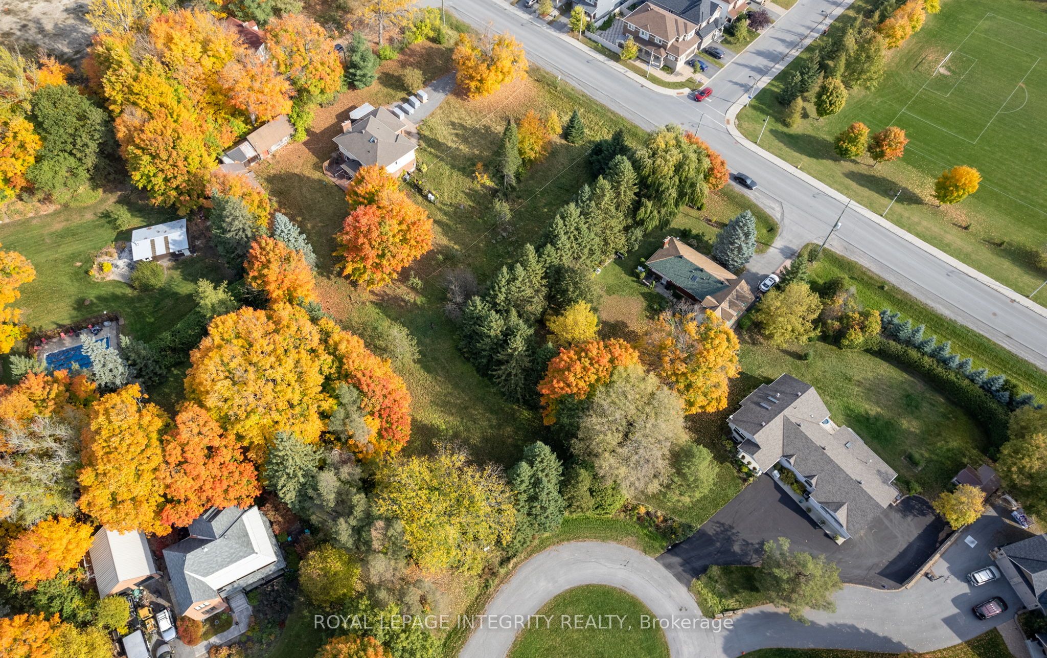 18 Howard Court Property Photo 4