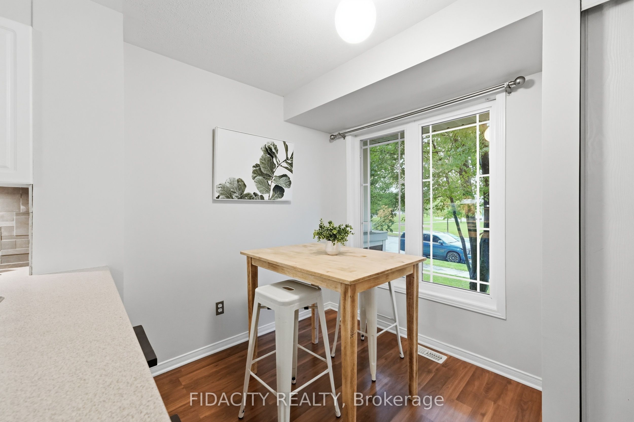 324 Crownridge Drive 55 Property Photo 6